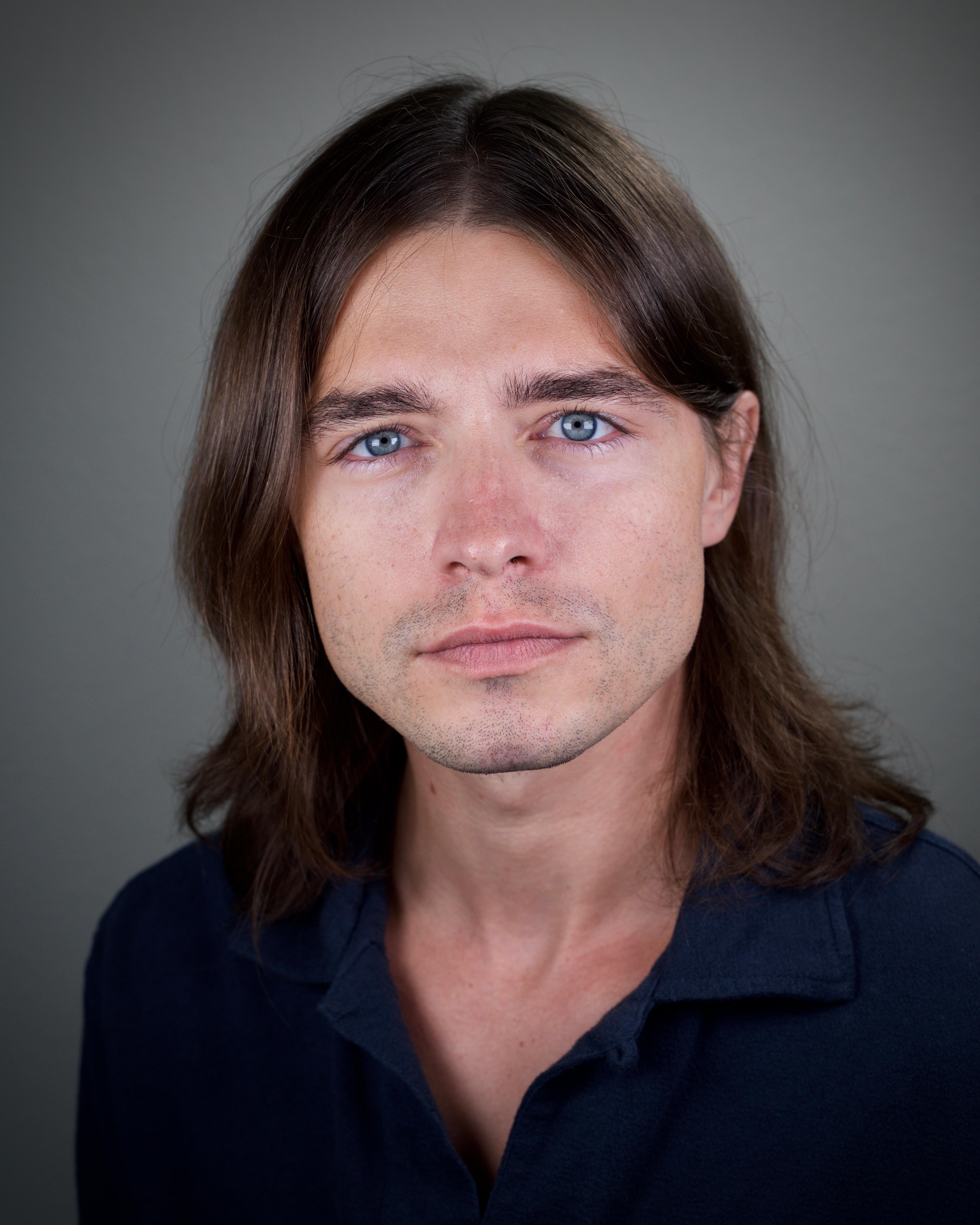 actor Andrew Yackel large photo