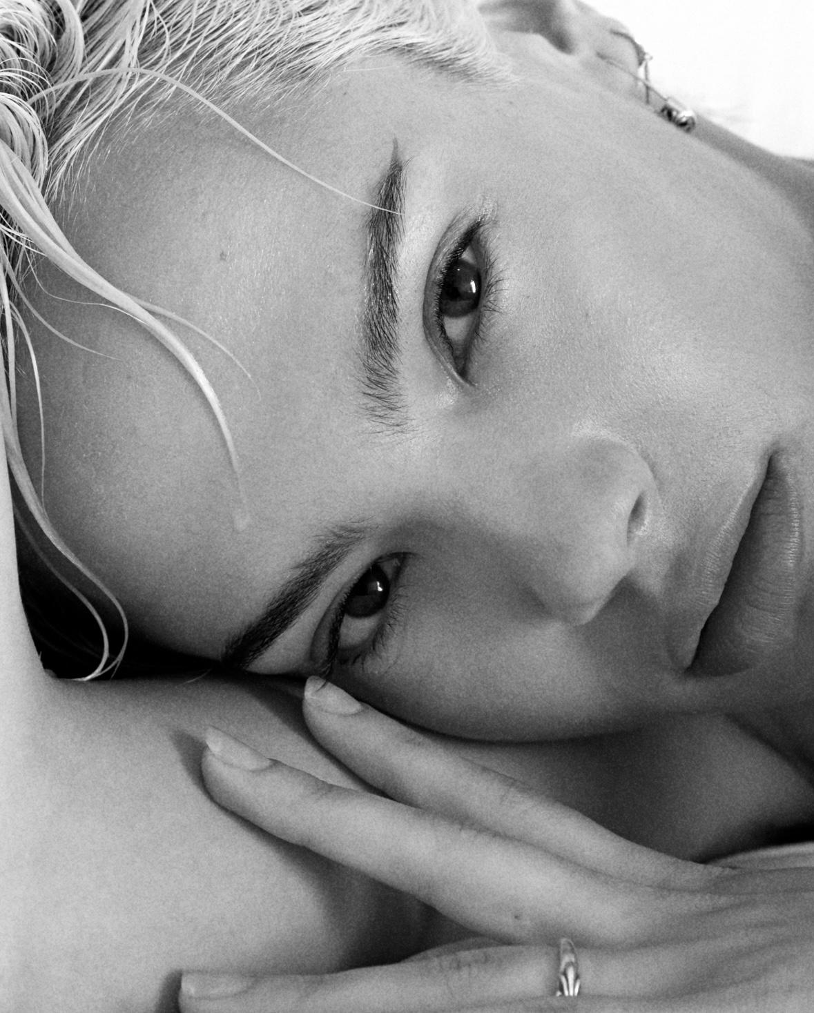 actor Mercedes Maxwell large photo