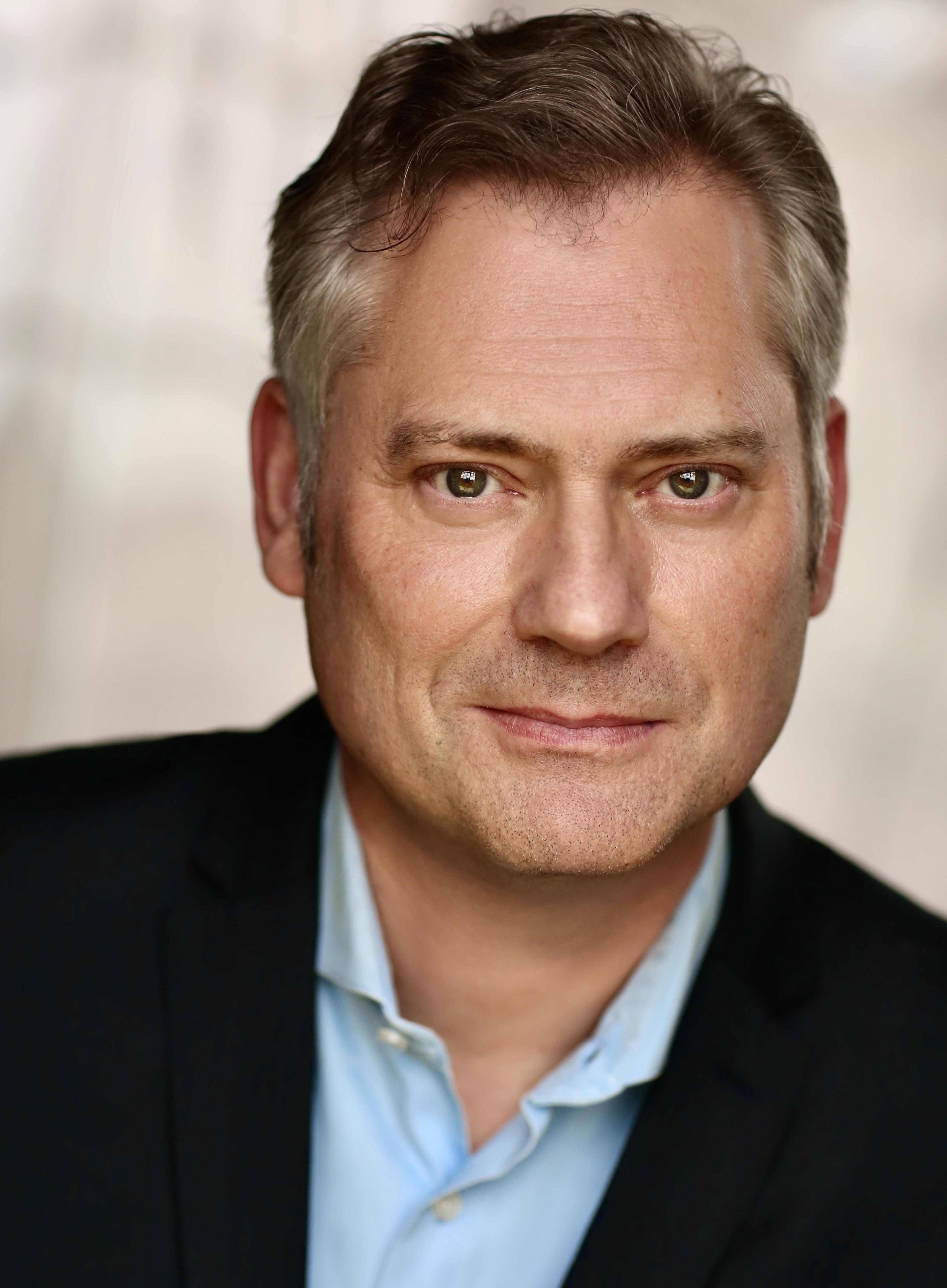 actor Jonathon Sawdon large photo