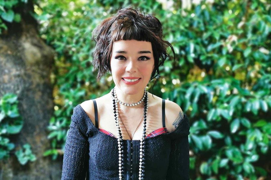 actor Ayçe Abana large photo