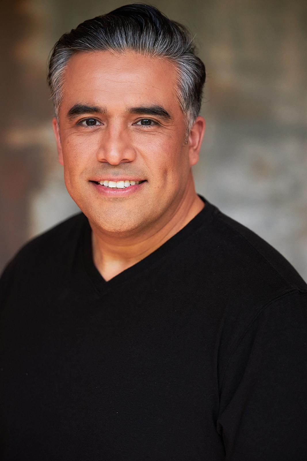 actor Roberto Garcia large photo