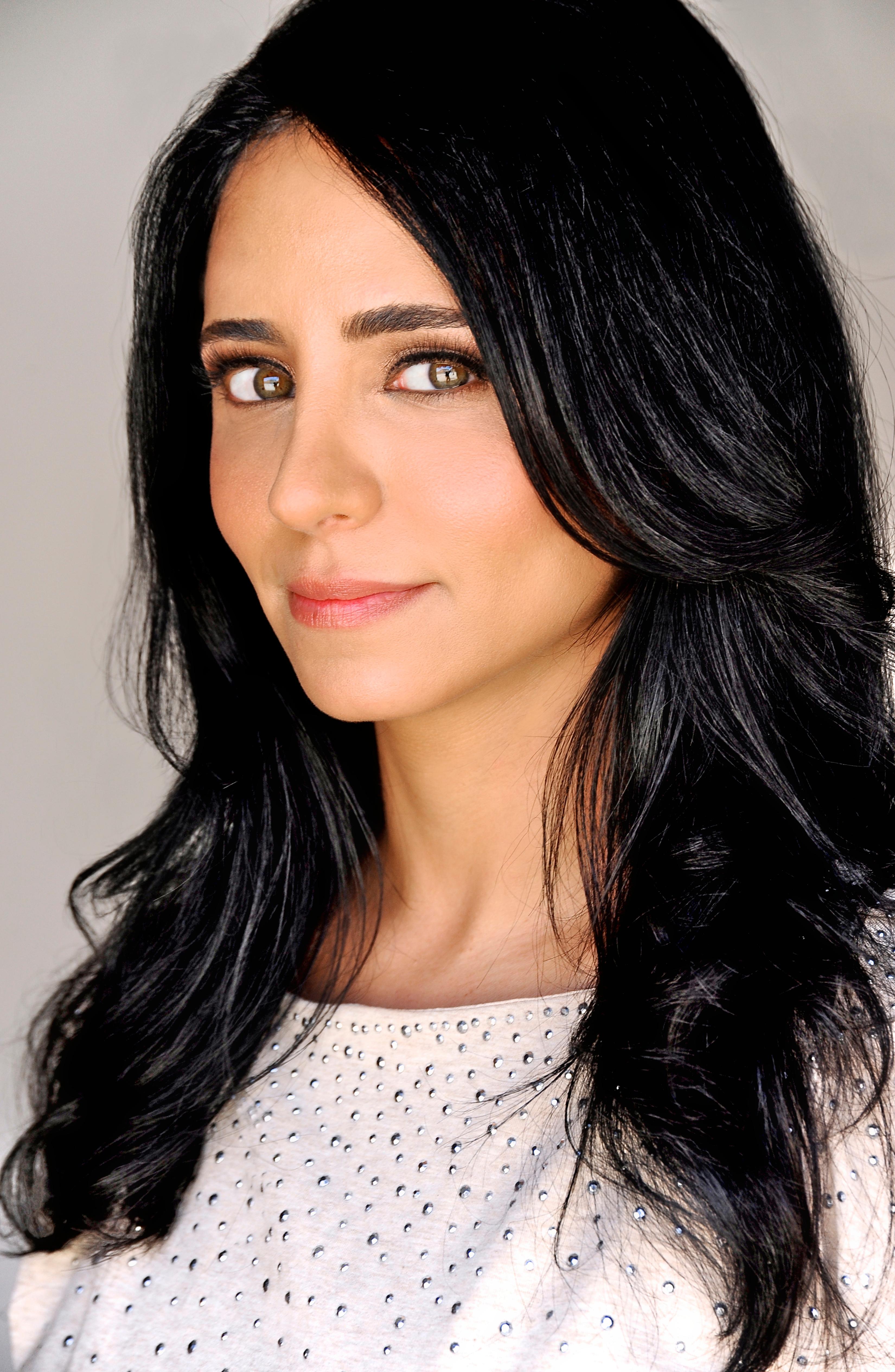 actor Dina Wilson large photo