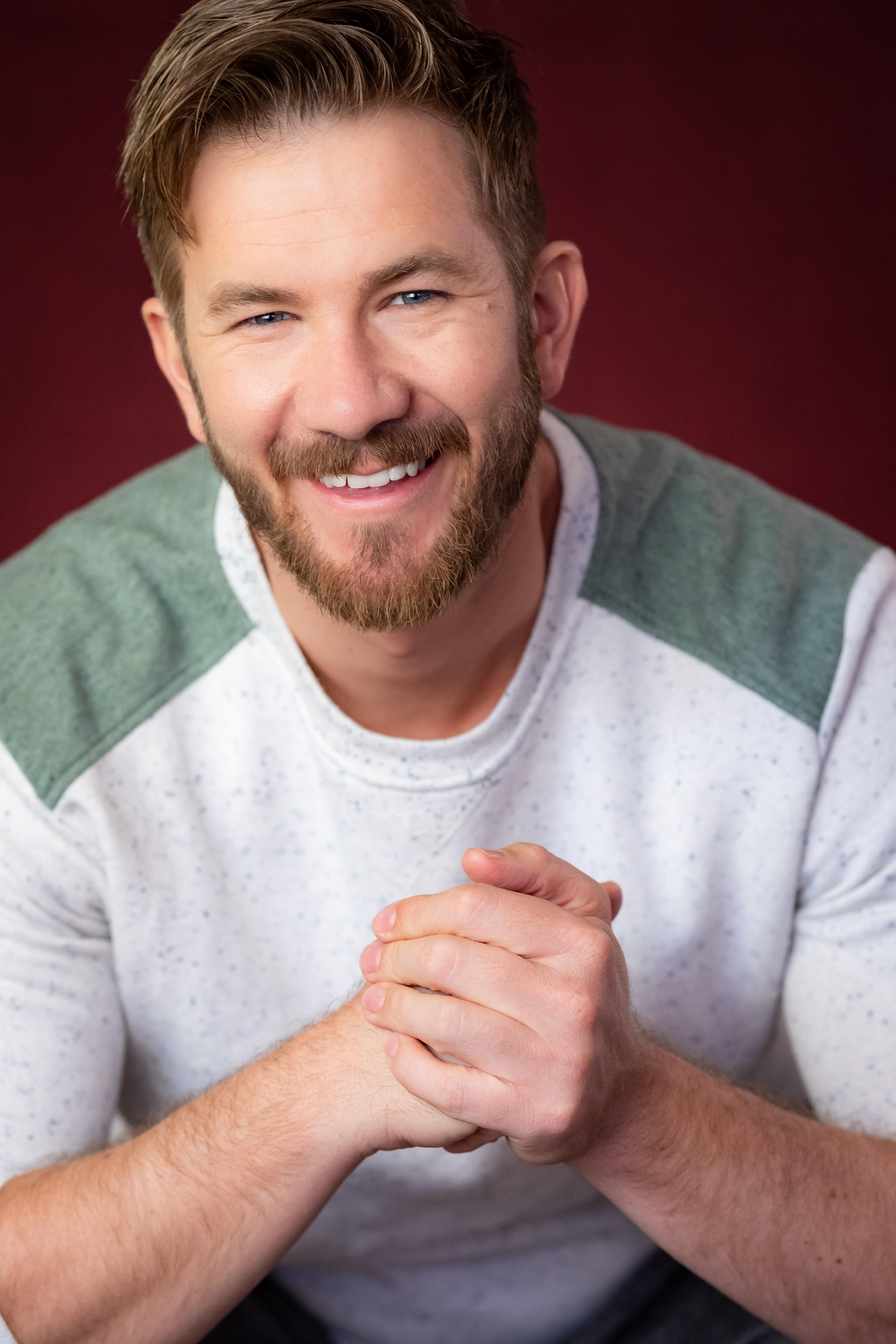 actor Travis Lincoln Cox large photo