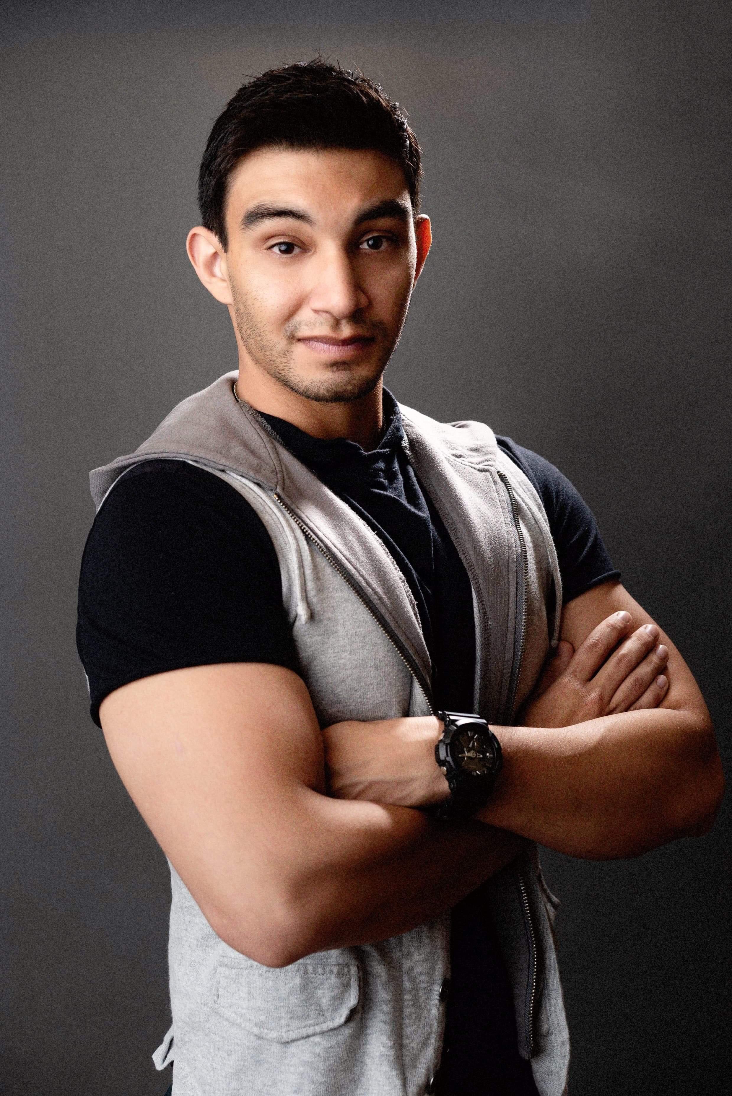 actor Lee Lopez large photo