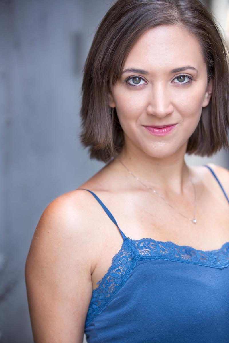 actor Elisa Vasquez large photo