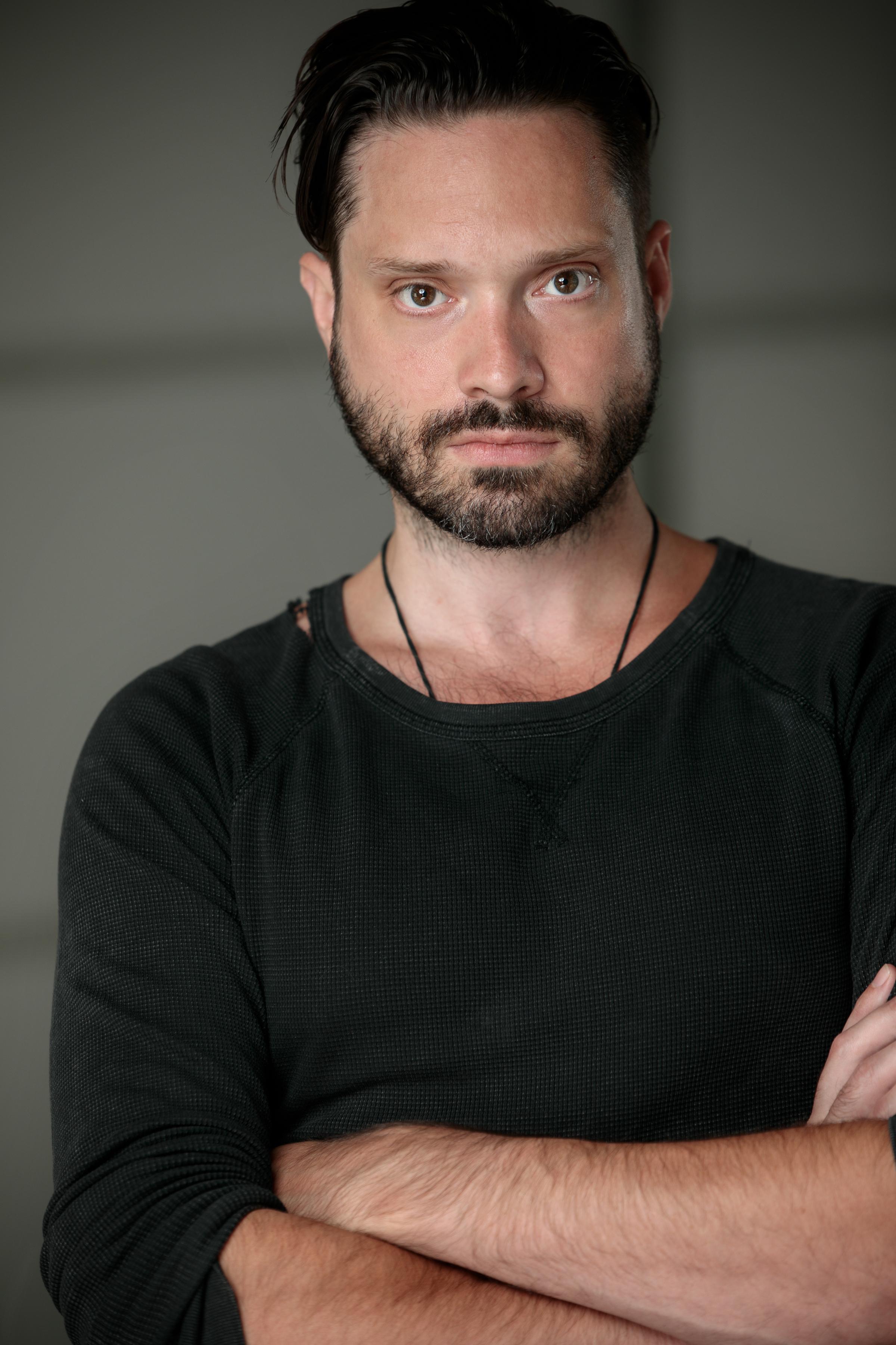 actor Jonathan Horne large photo