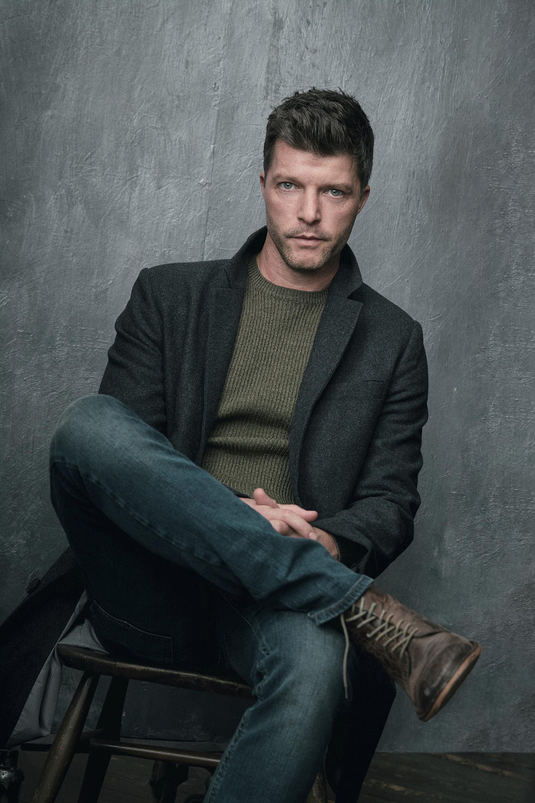 actor Daniel Paton large photo