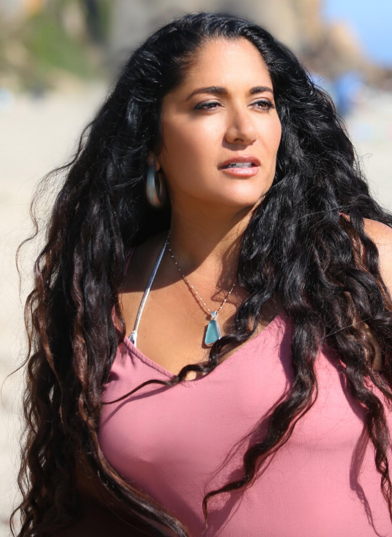 actor Yvonne Delarosa large photo