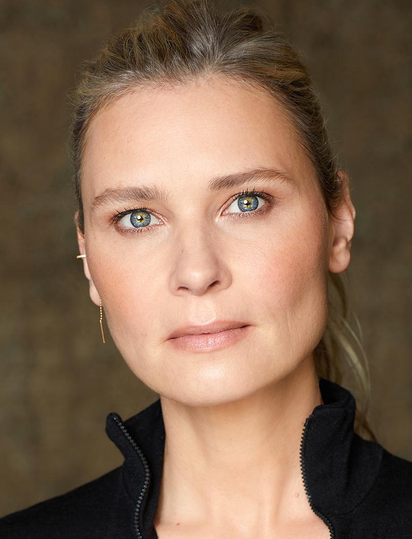 actor Kristina Klebe large photo