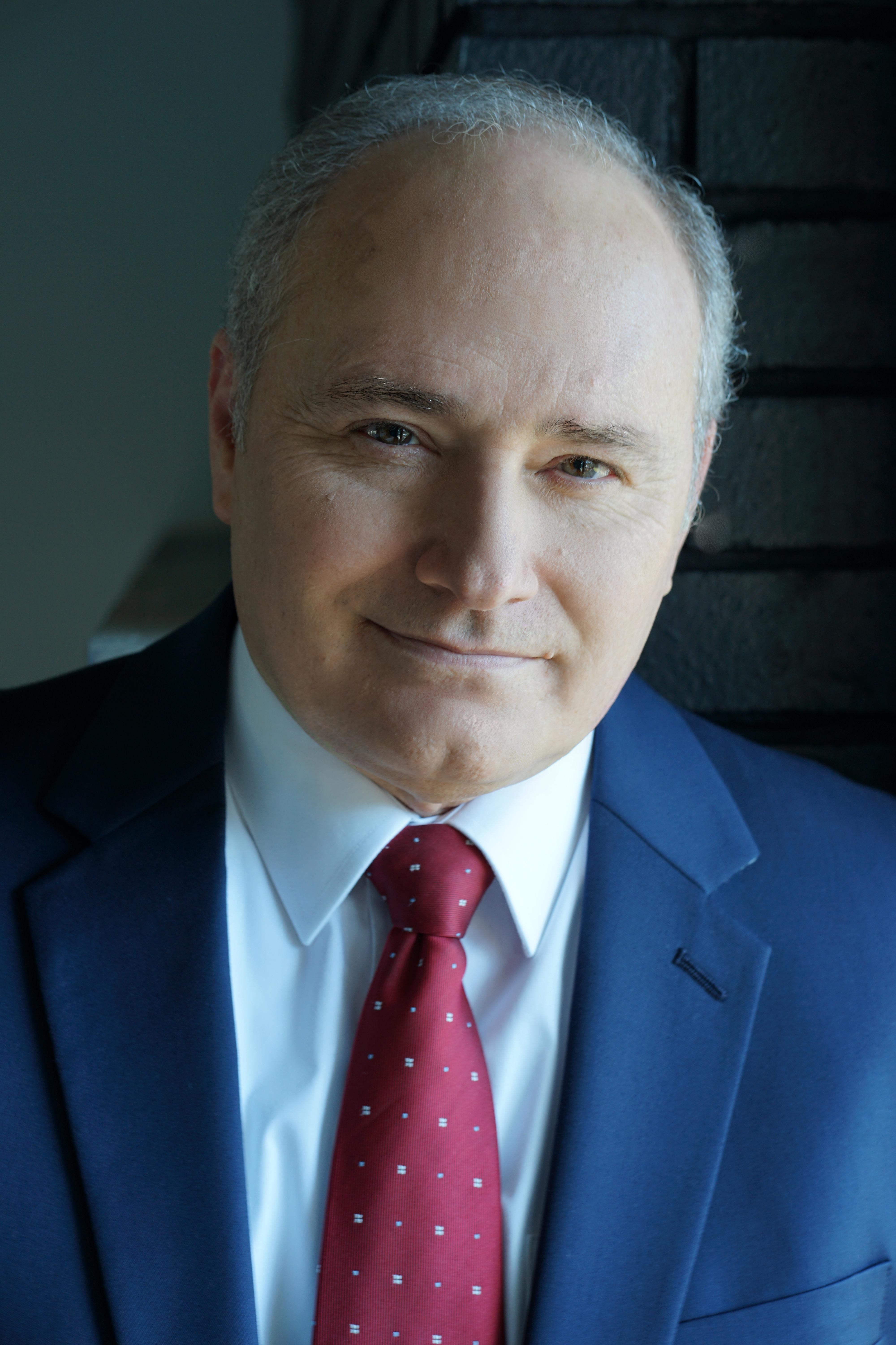 actor Gary Ray Moore large photo