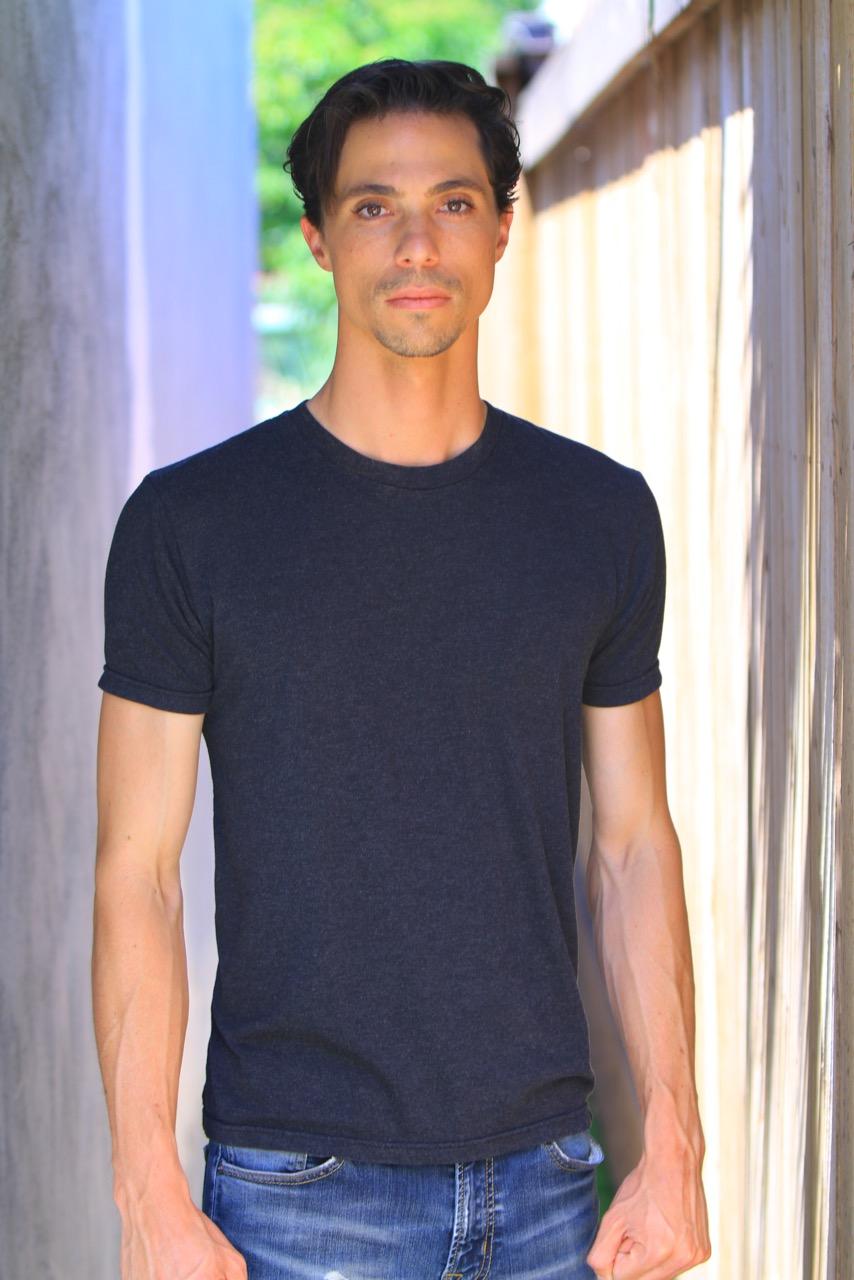 actor Alex Kingi large photo