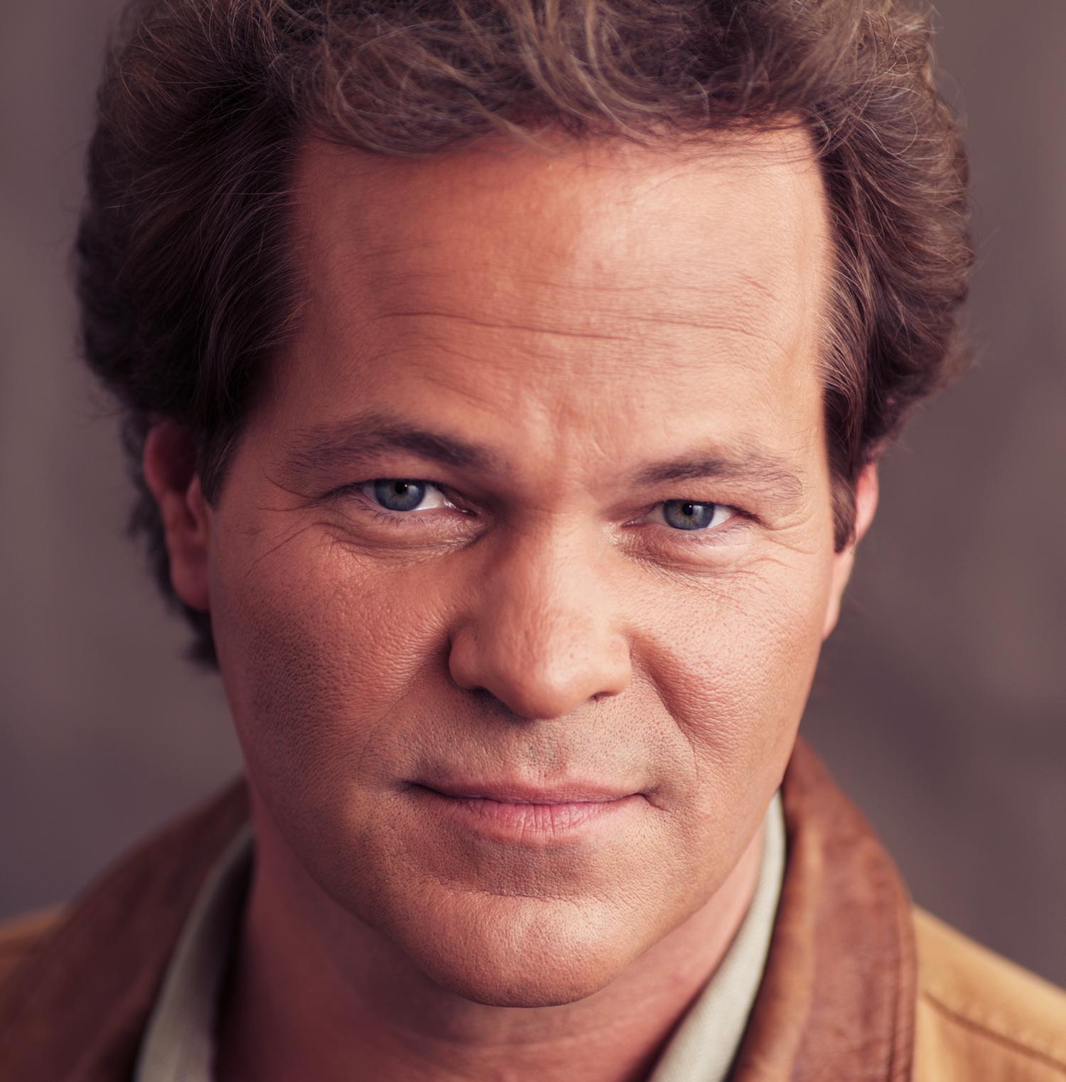 actor Wil Philip large photo