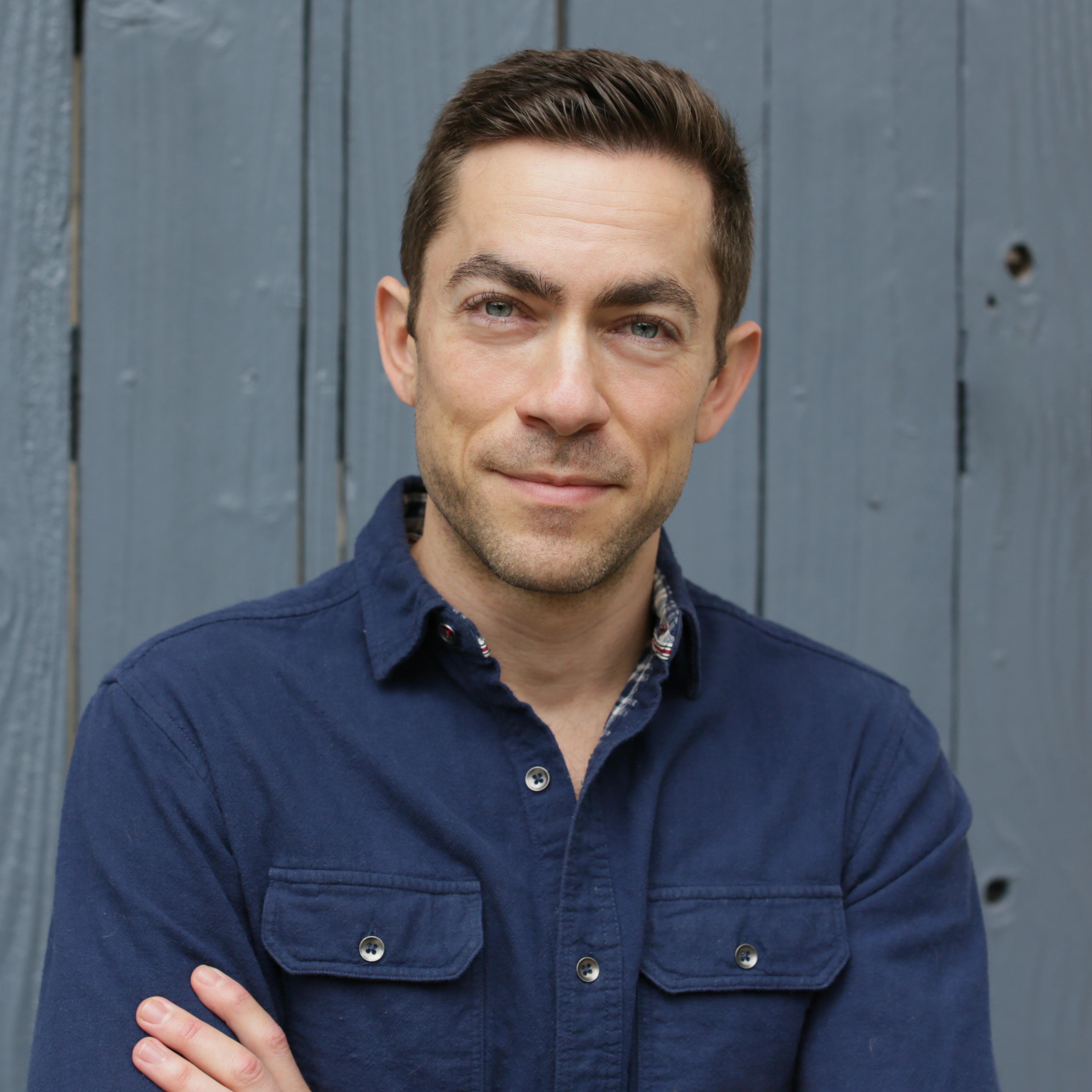 actor Evan Dumouchel large photo