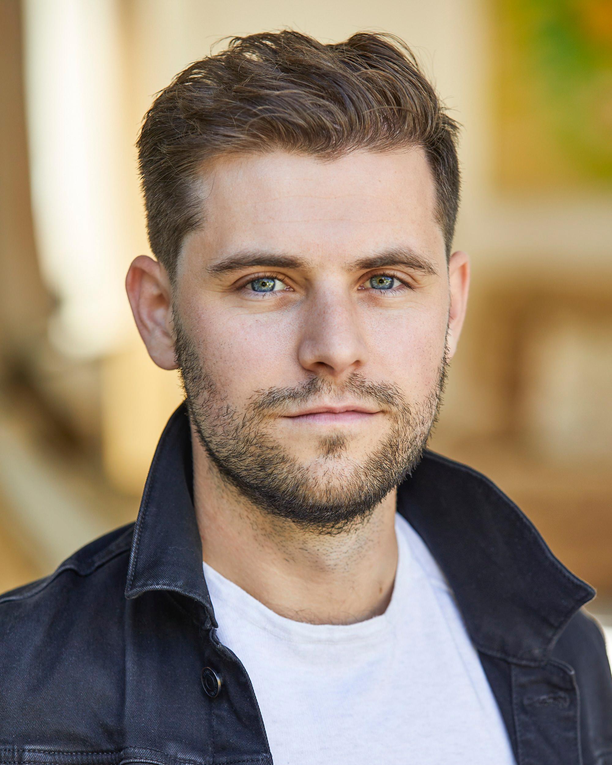 actor Luke Bromley large photo