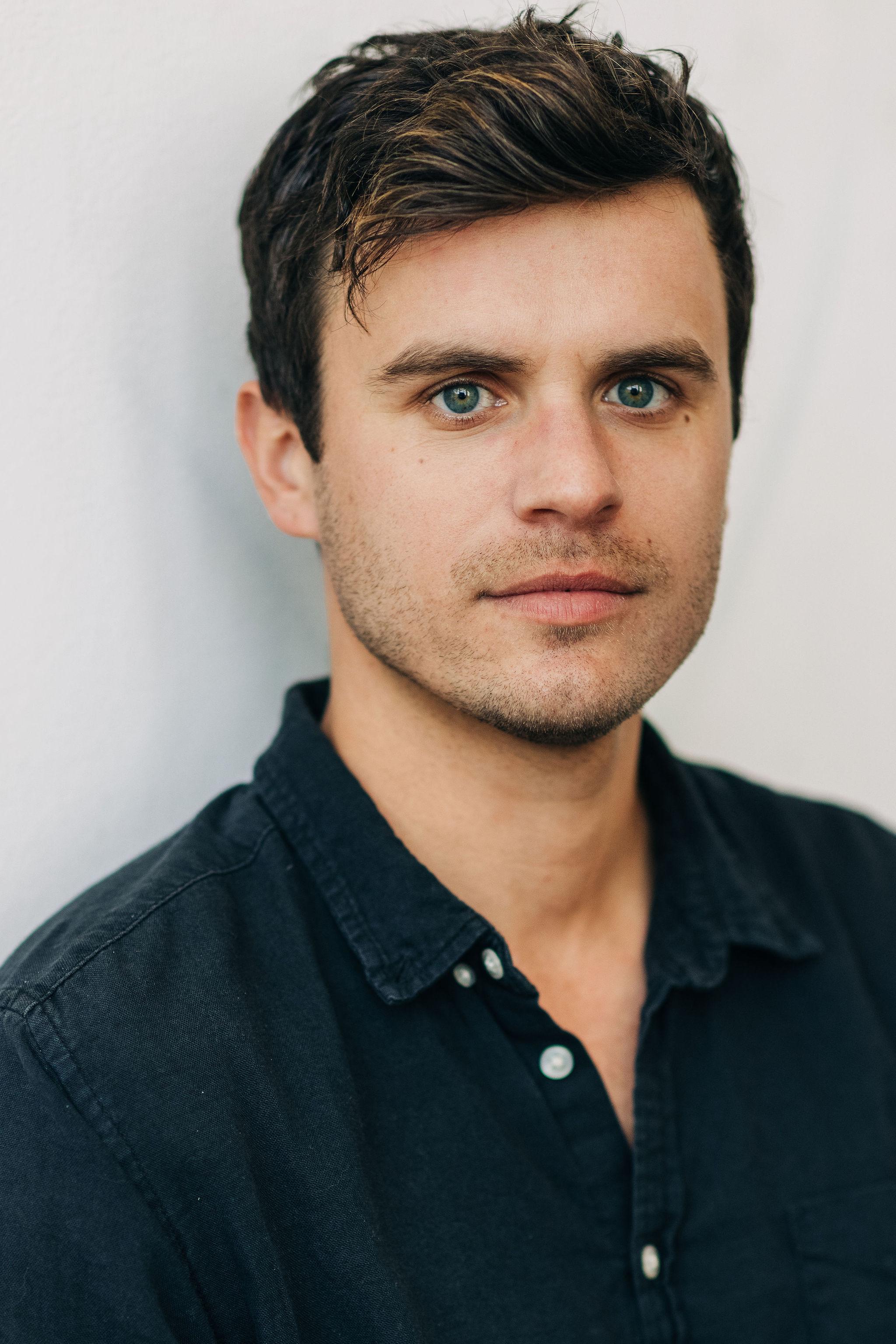 actor Garrett Coffey large photo