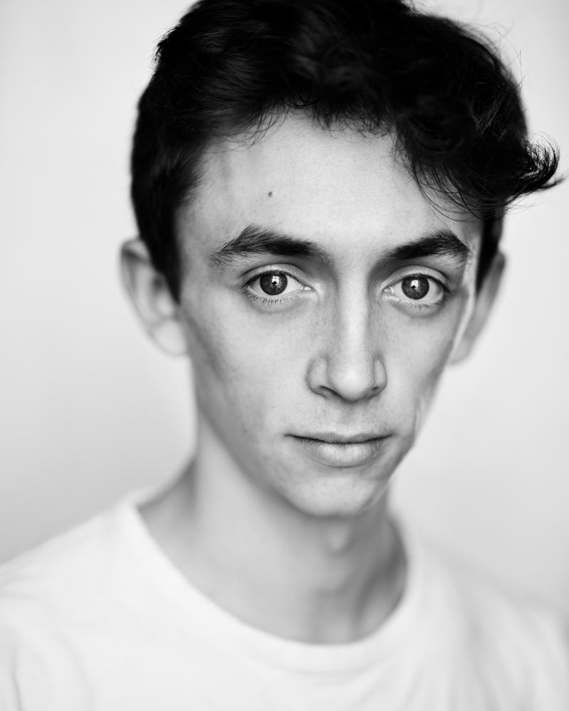 actor Samuel Blenkin large photo