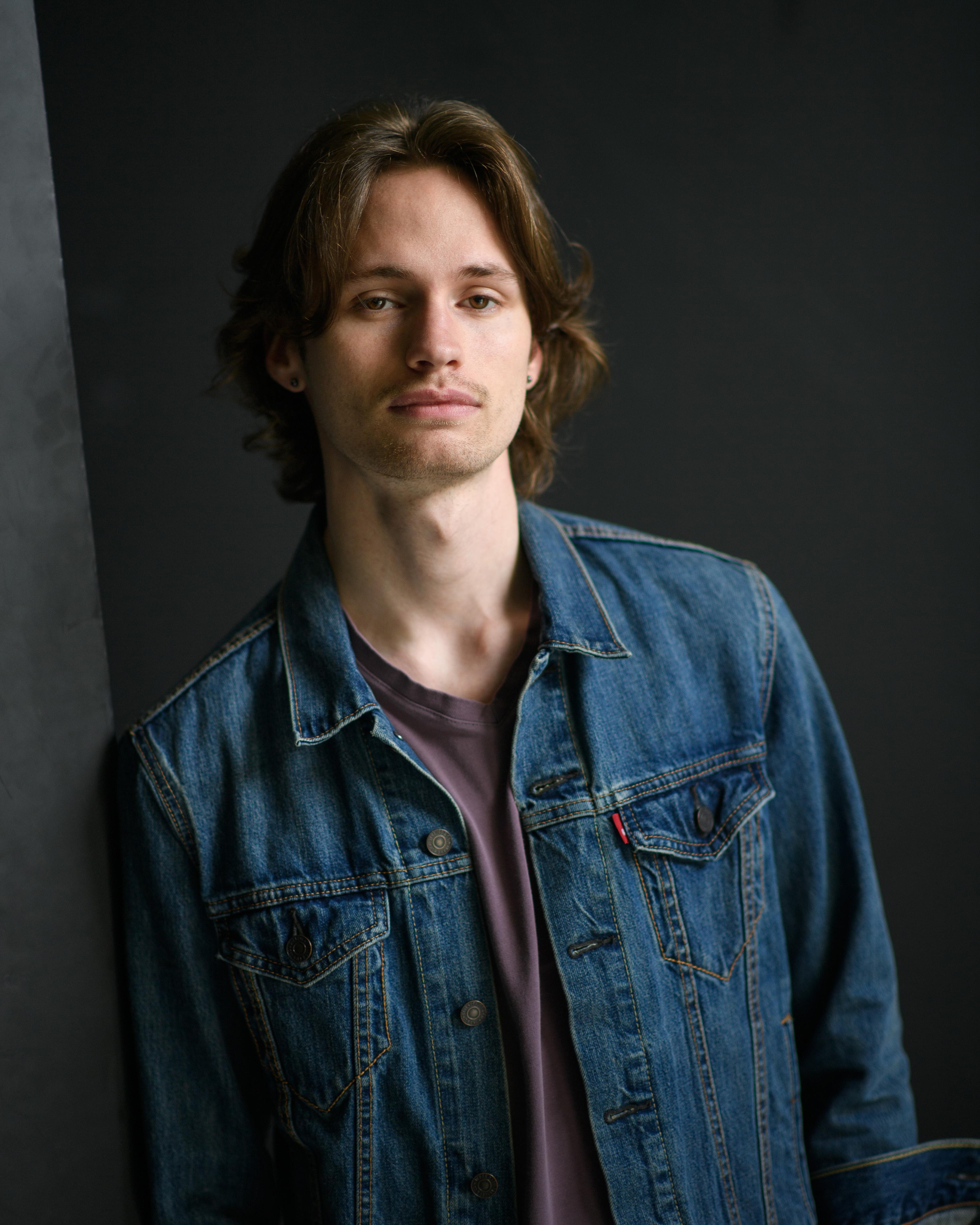 actor Eric Michael Carney large photo