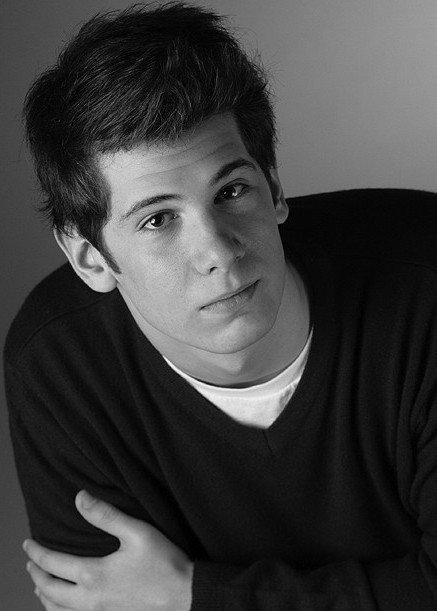 actor Steven Crowder large photo