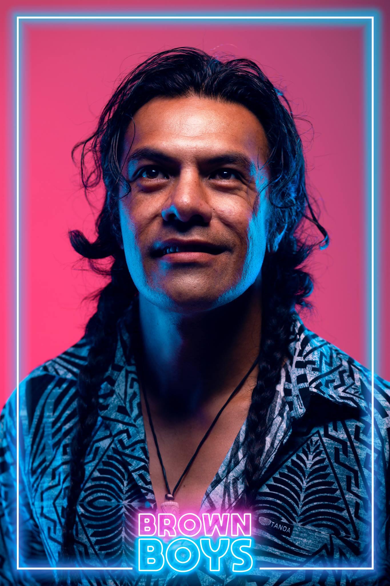 actor Johnny Aukusitino large photo