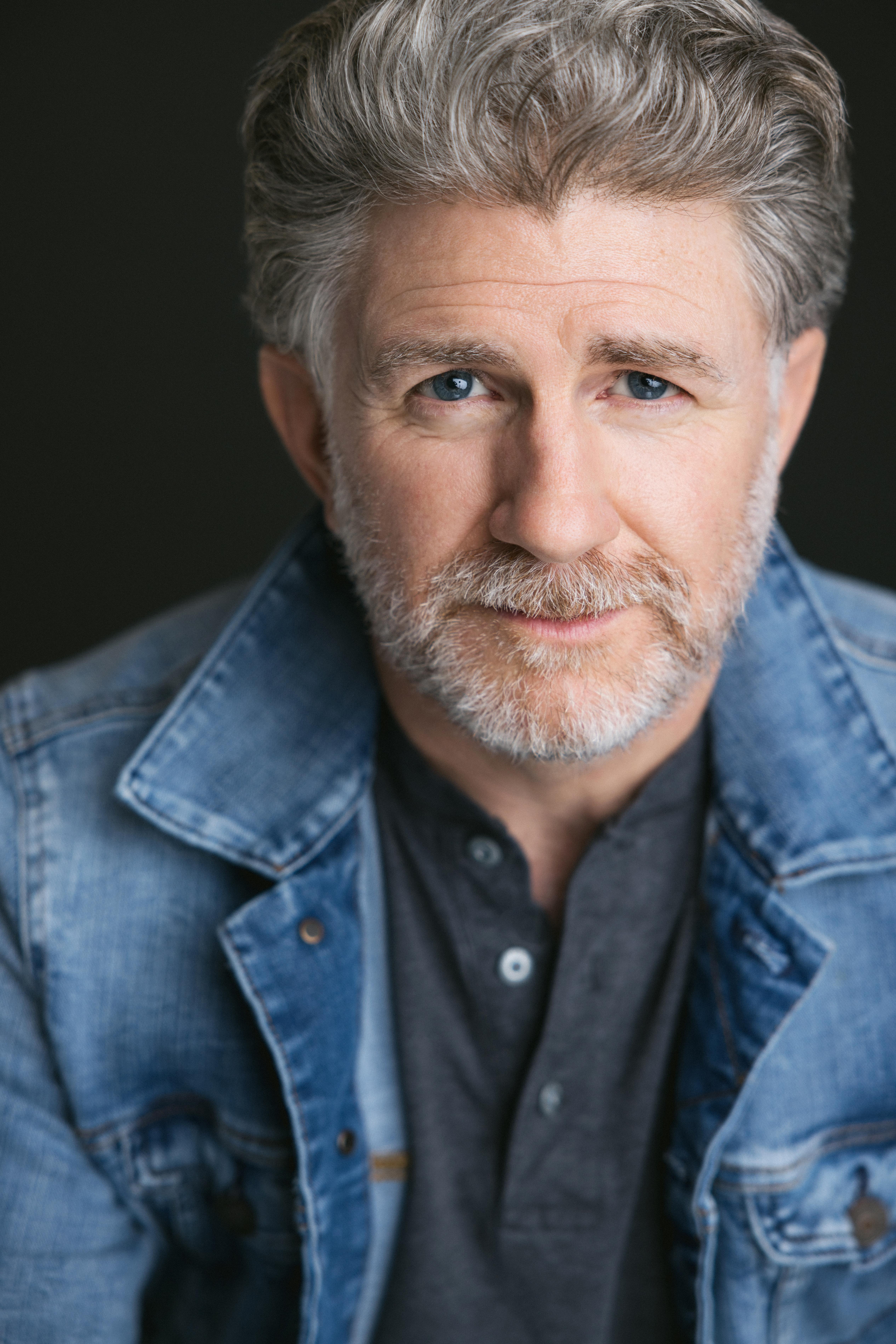 actor Robert Thomason large photo