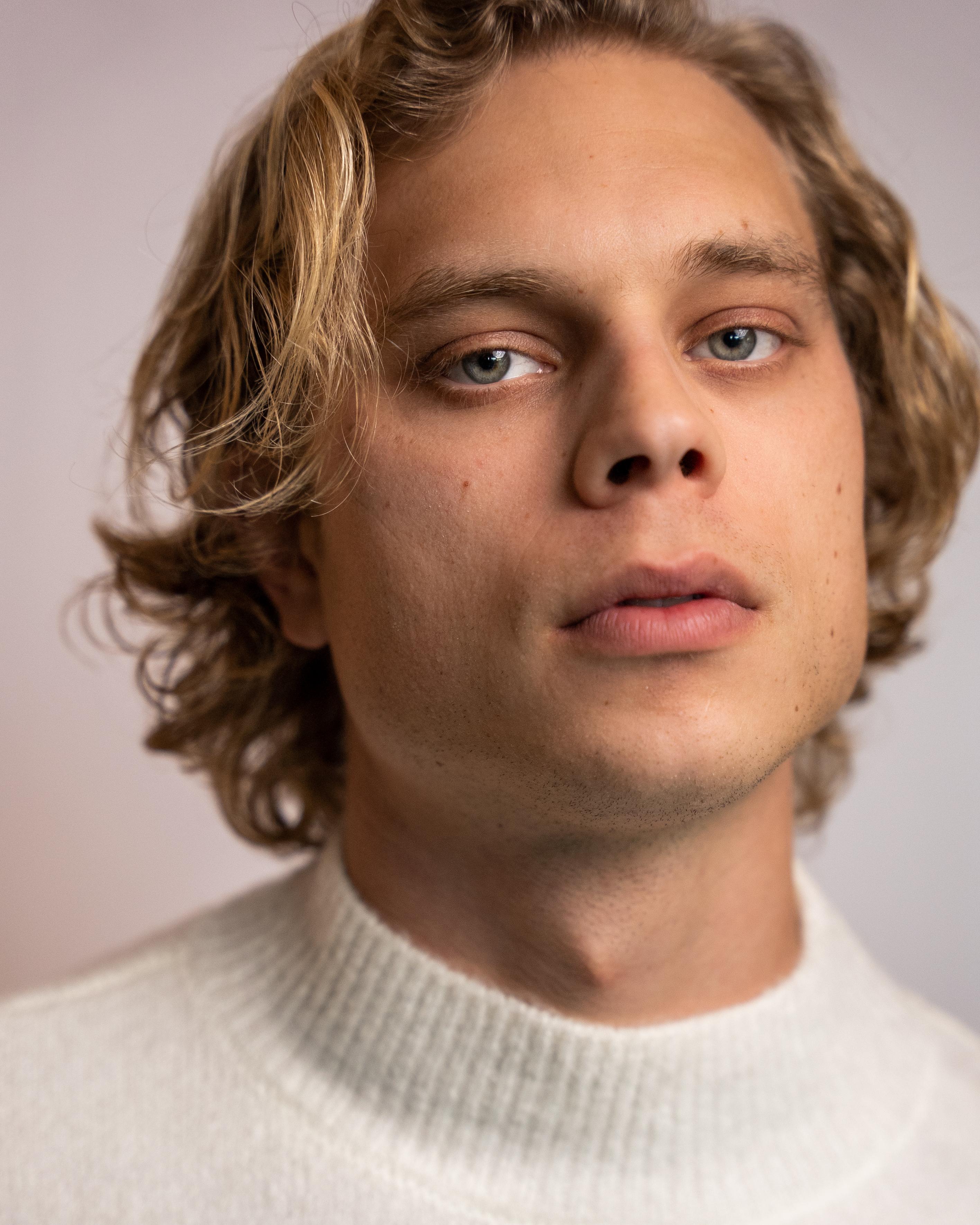 actor Josh Pafchek large photo