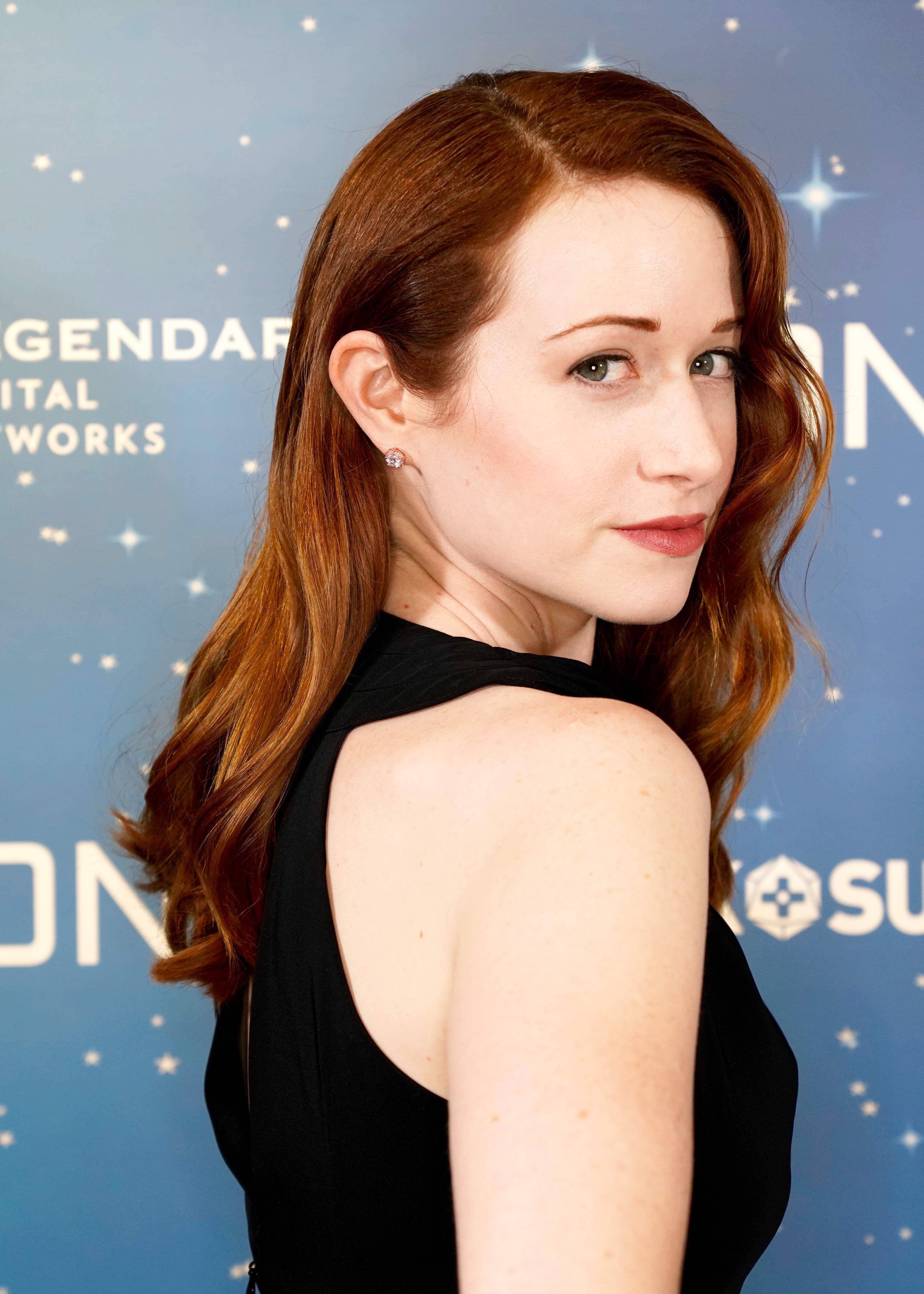 actor Ashley Clements large photo