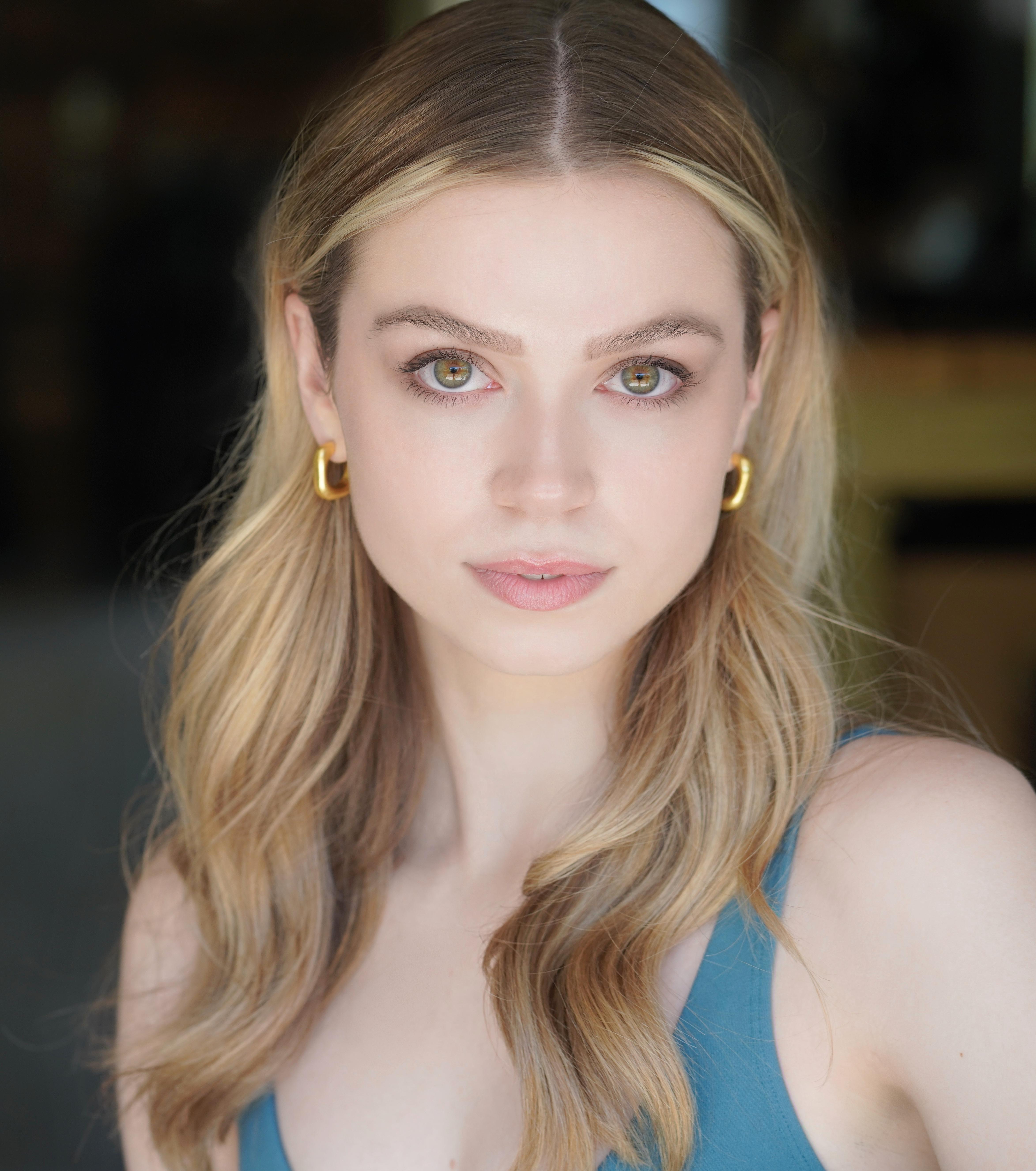 actor Grace Lawell large photo