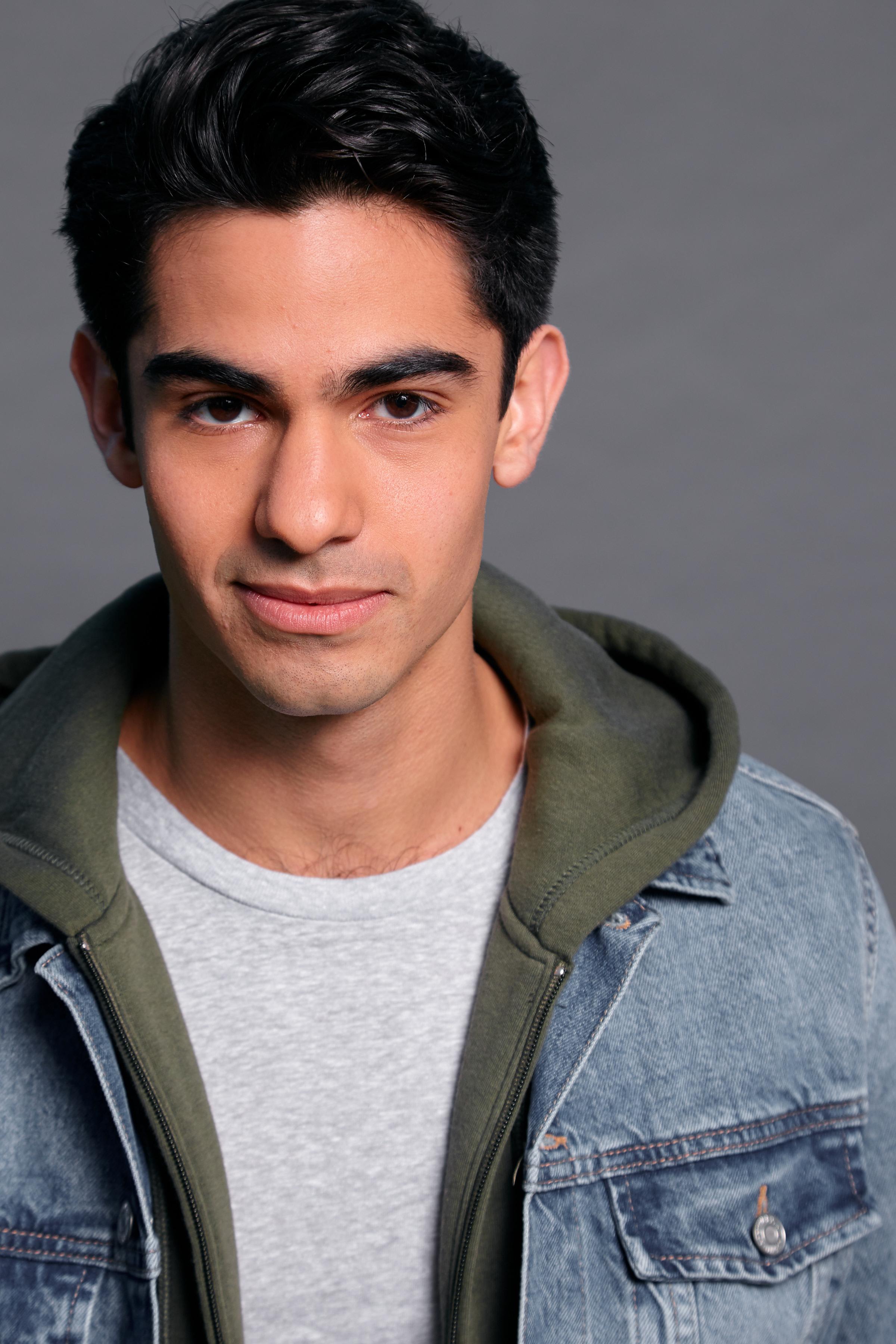 actor Matthew Frias large photo