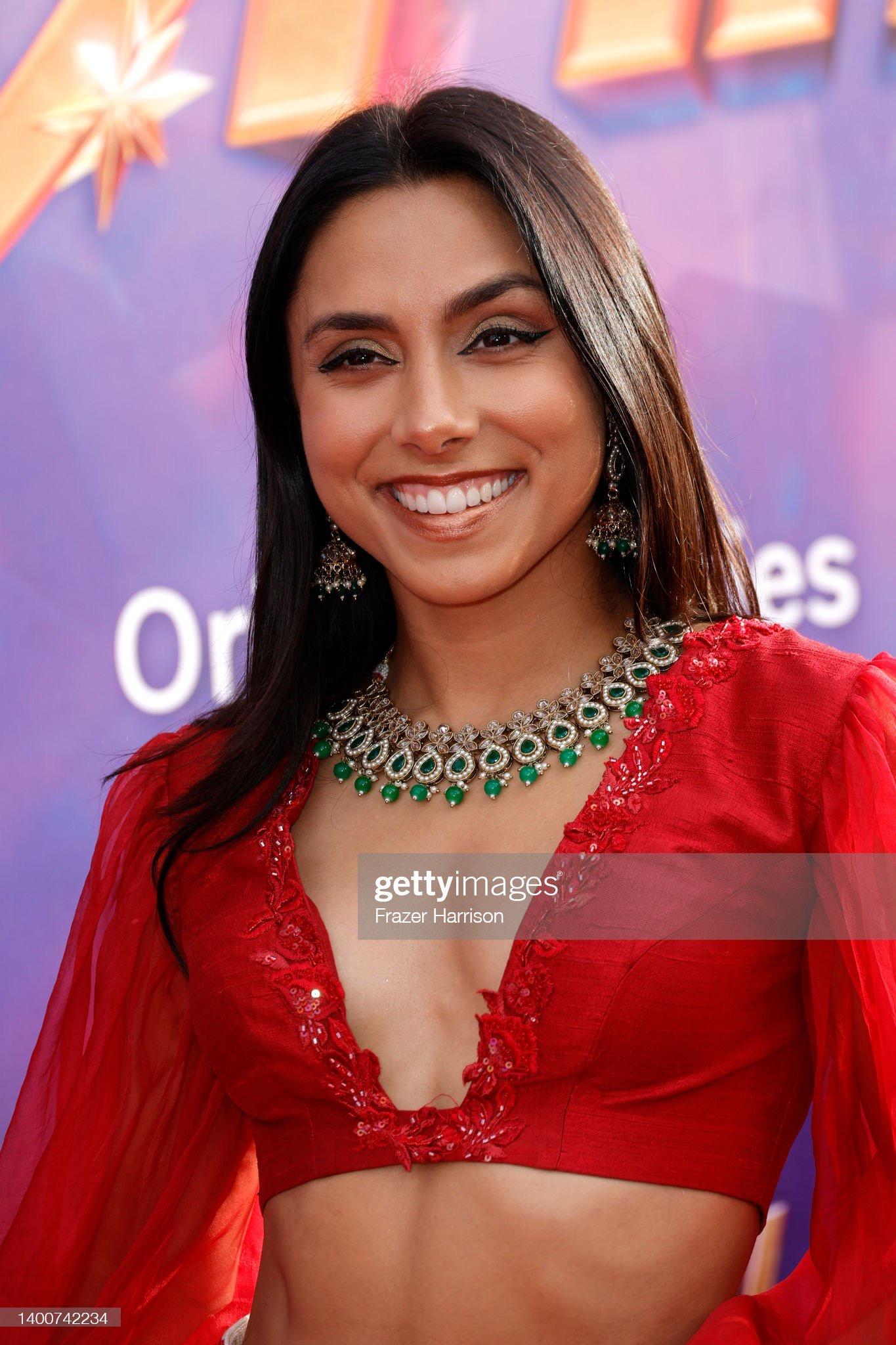 actor Michelle Khare large photo