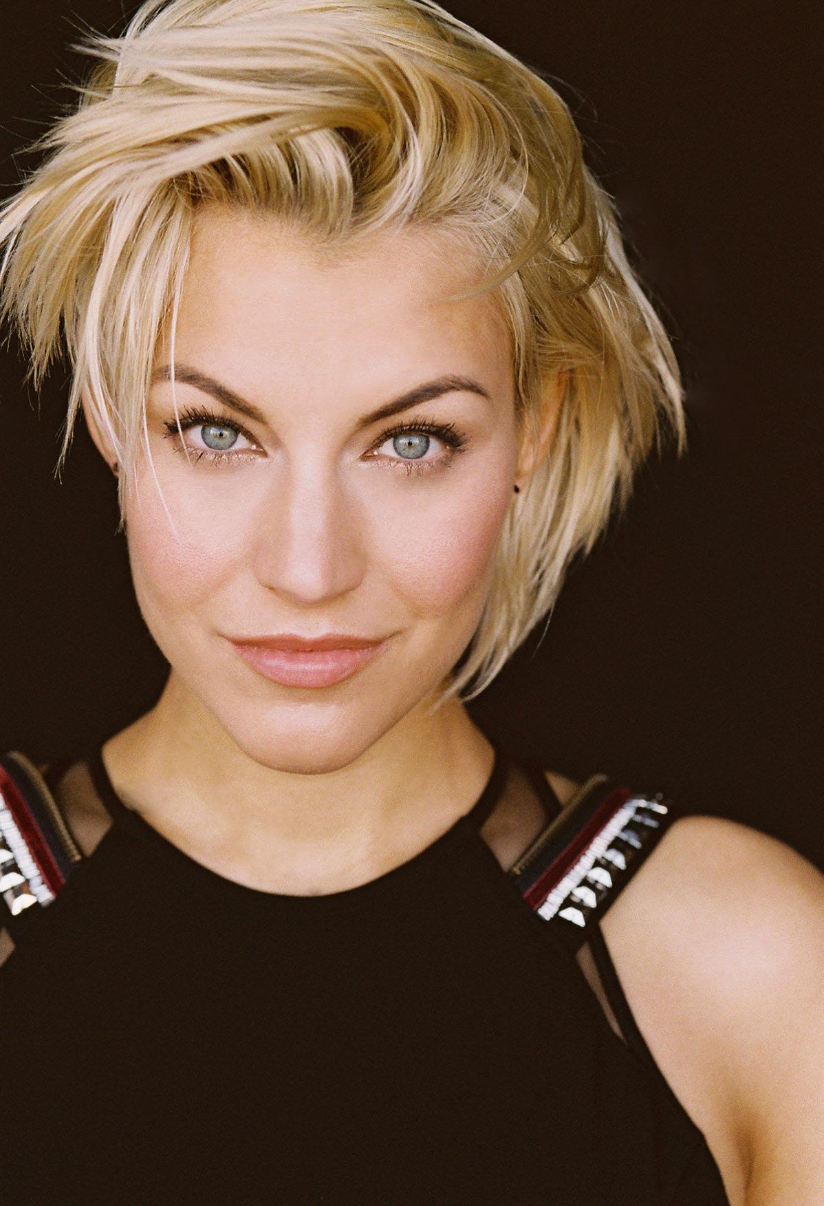 actor Erin Darling large photo