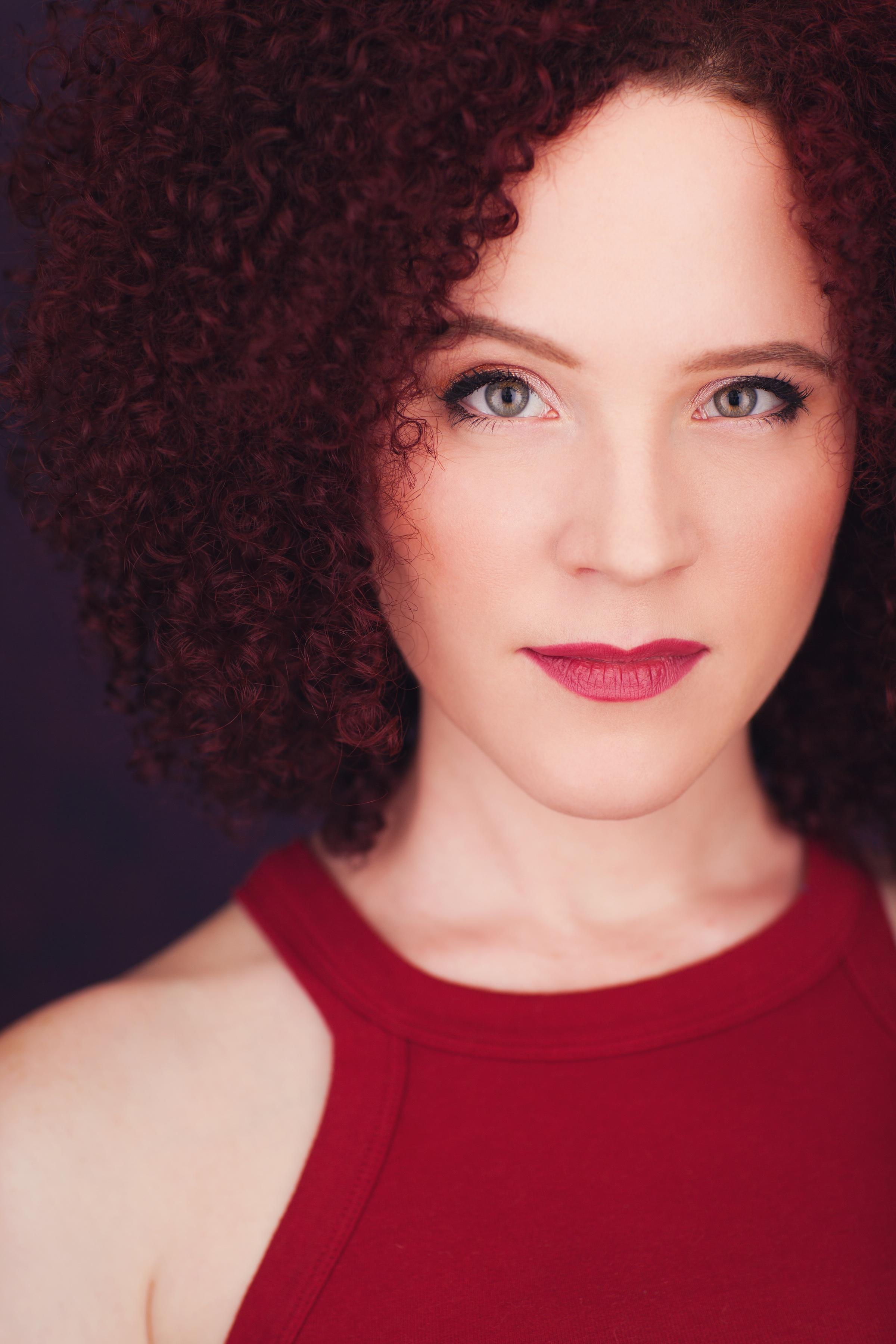 actor Sarah Schoofs large photo