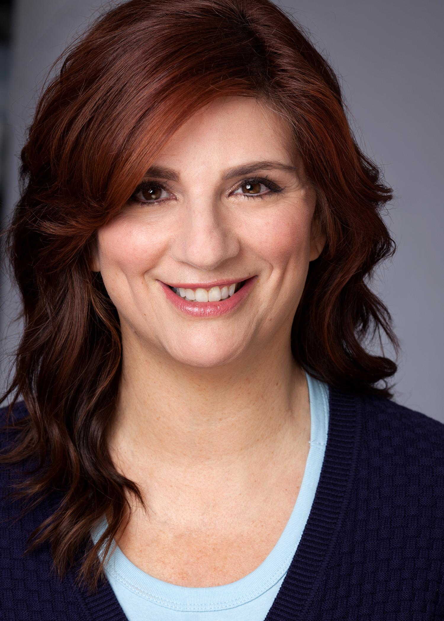 actor Lisa Skvarla large photo