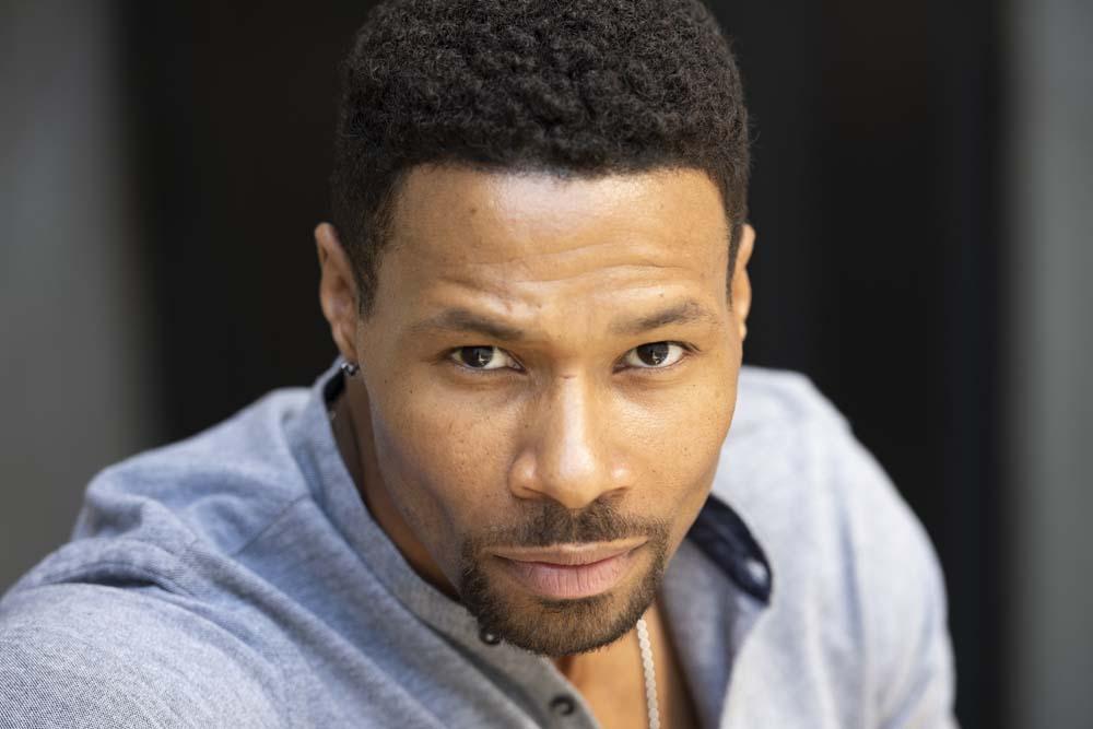 actor Karon Riley large photo