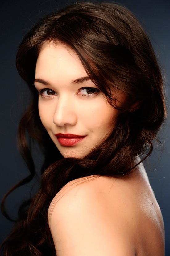 actor Dominika Van Santen large photo