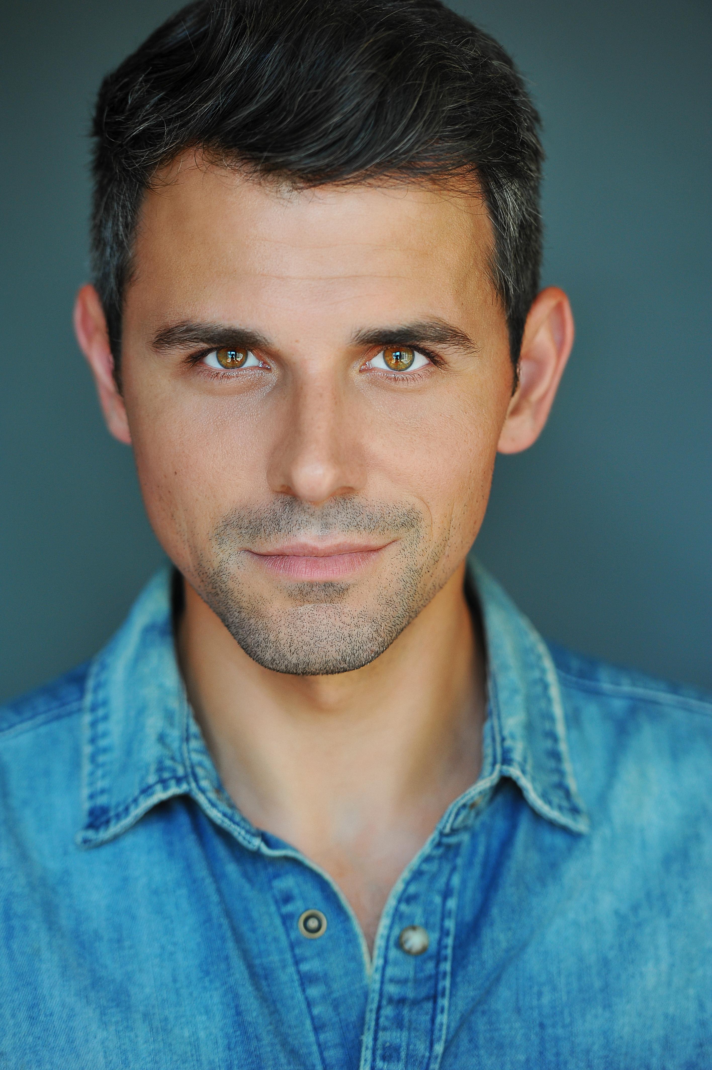 actor Sasha Andreev large photo