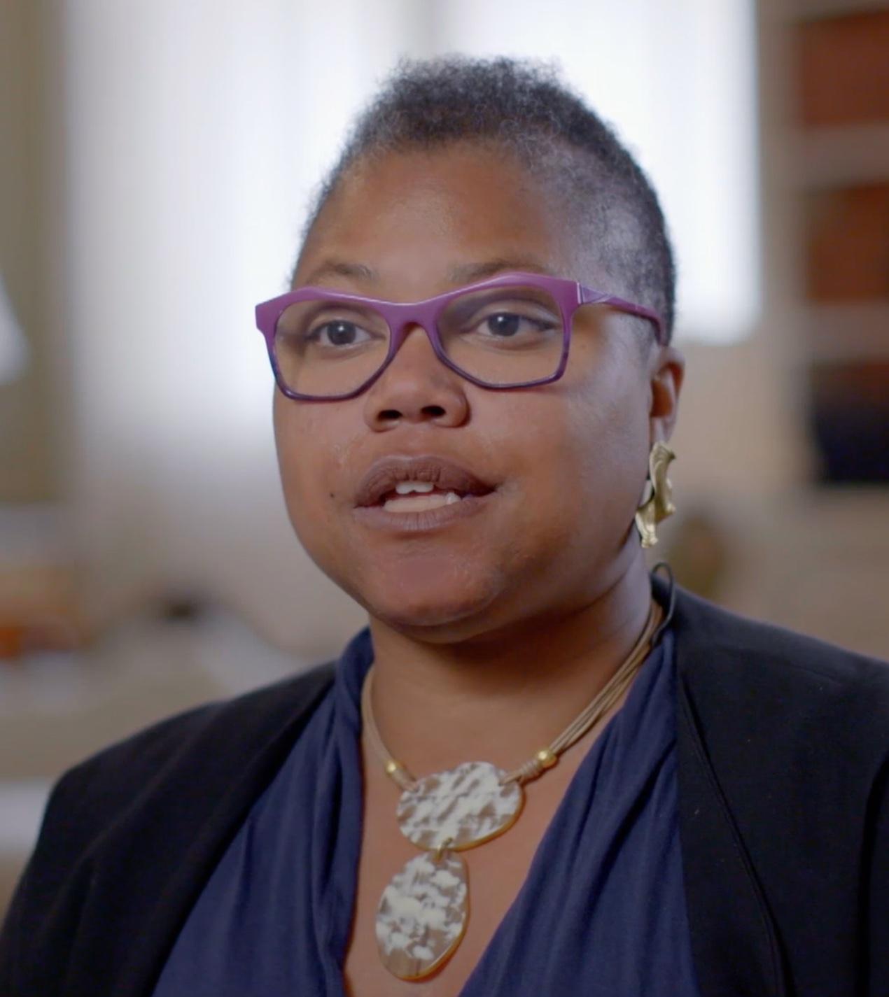 actor Adriane Lentz-Smith large photo