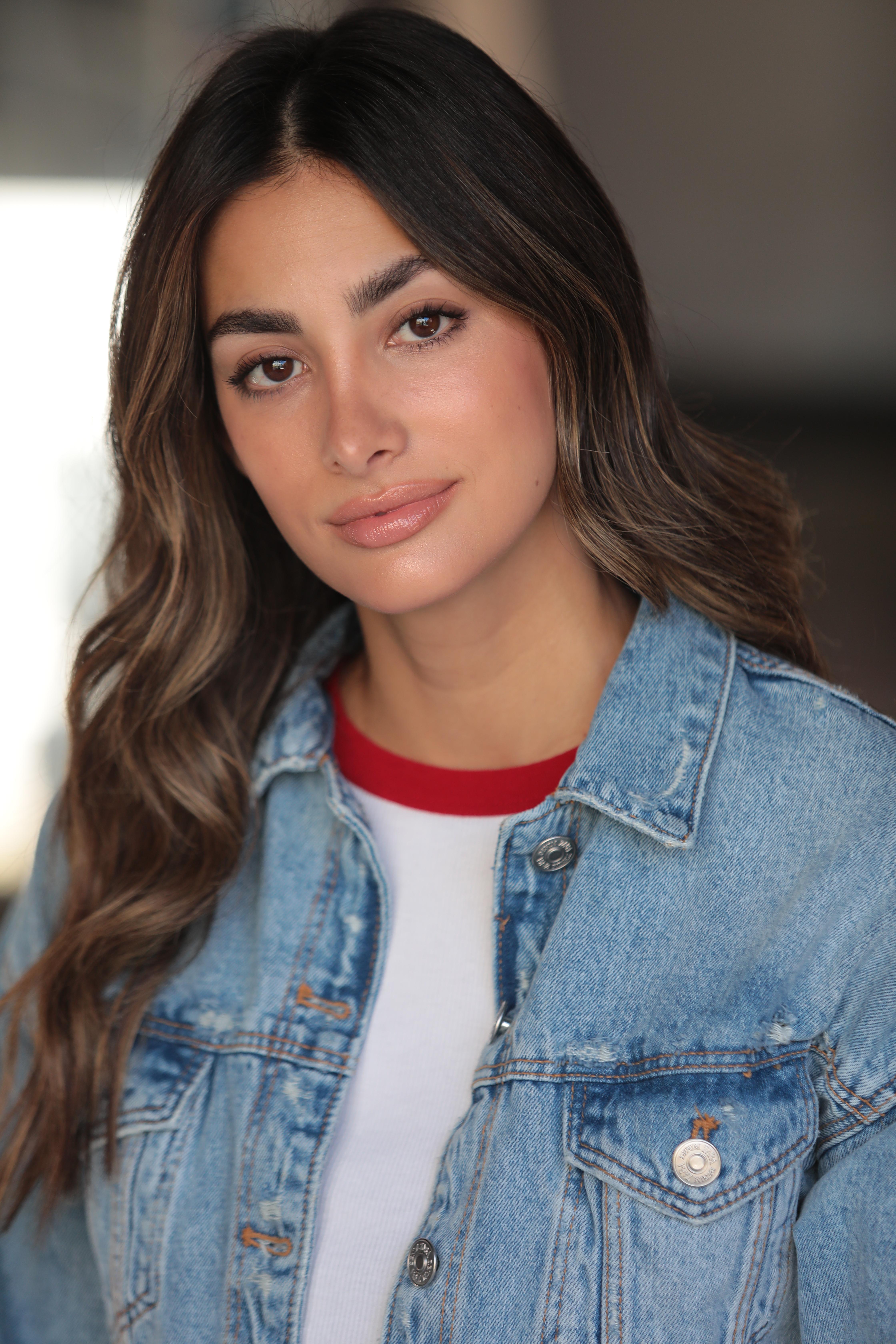 actor Olga Safari large photo