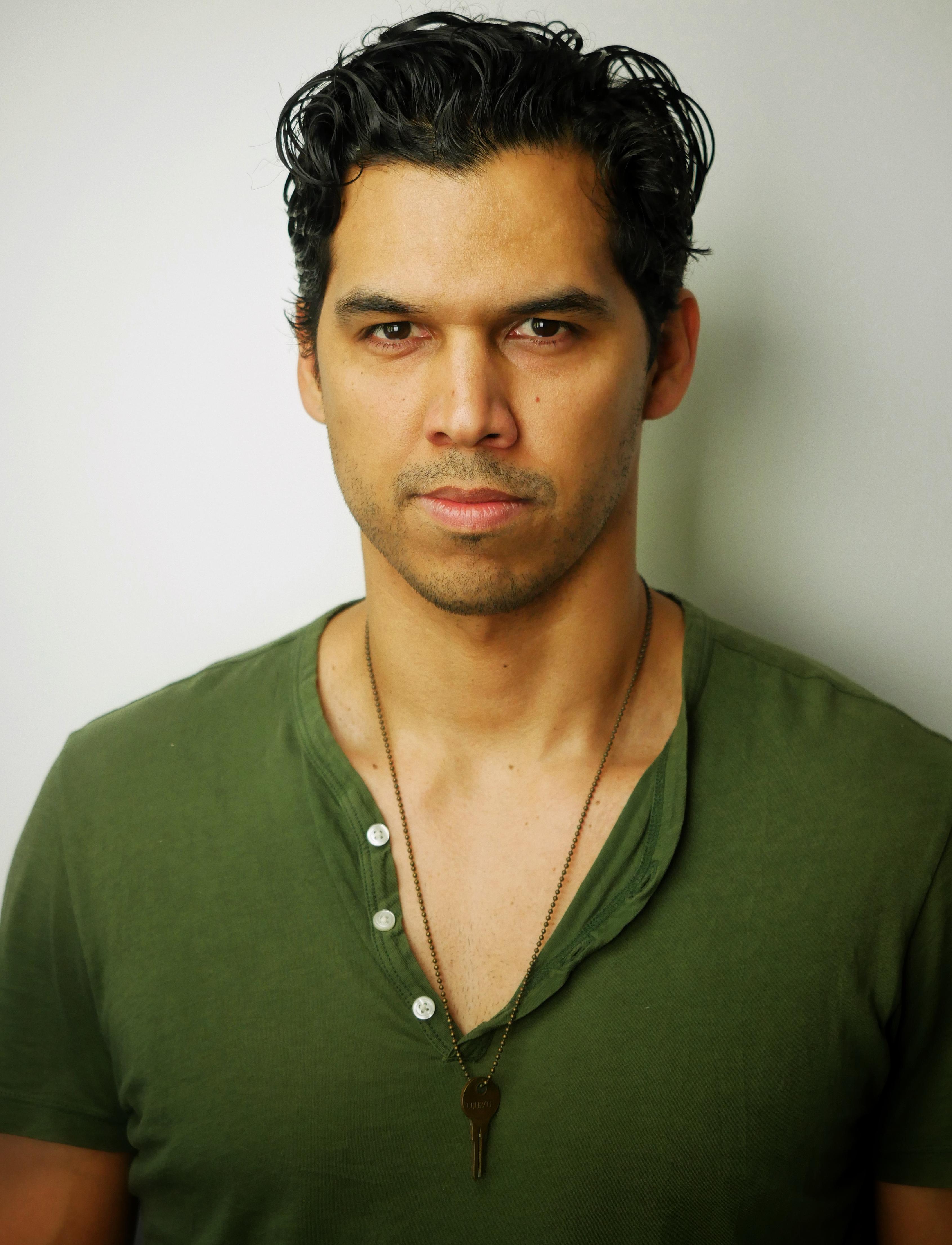 actor Moses Munoz large photo