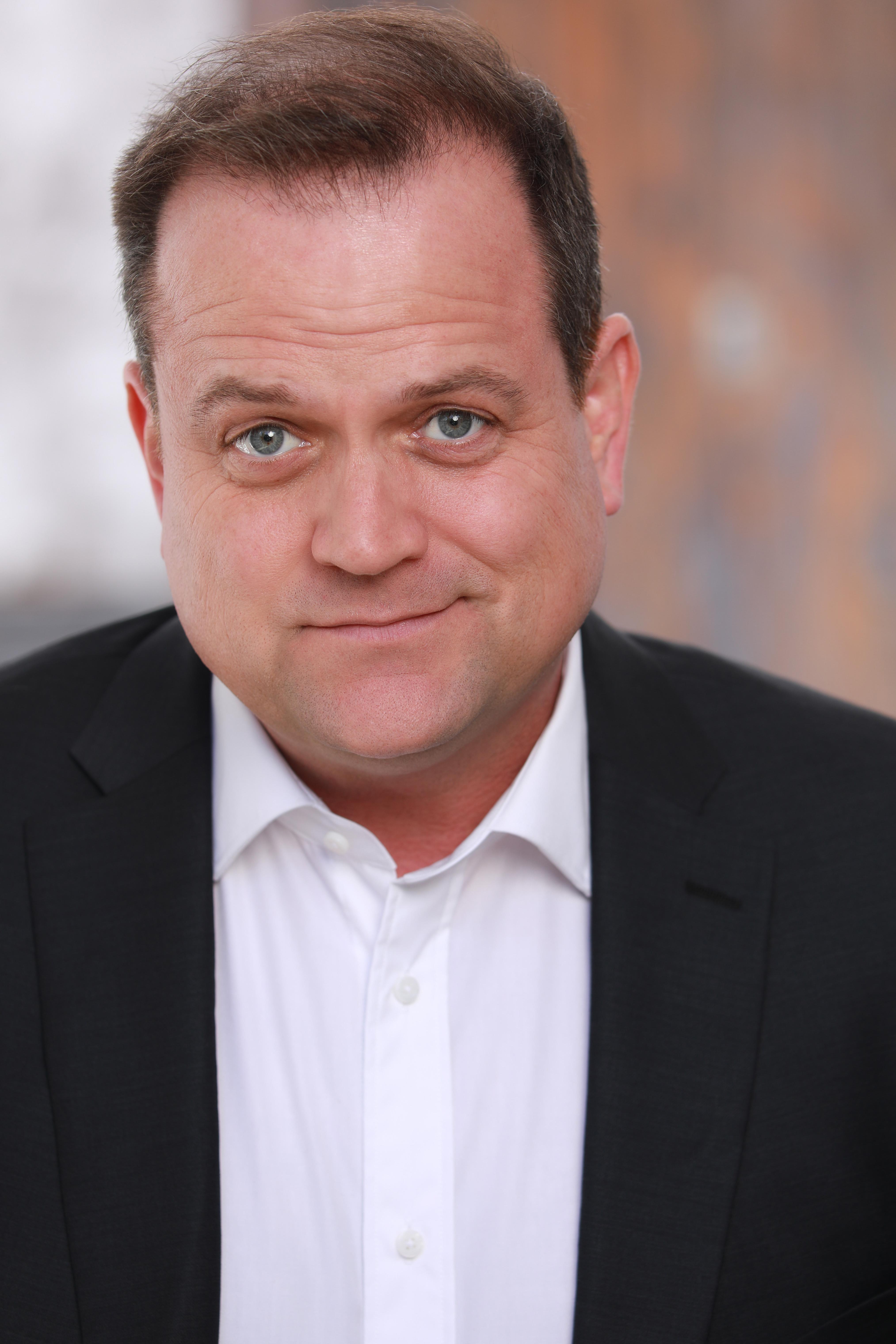 actor Michael Paul King large photo