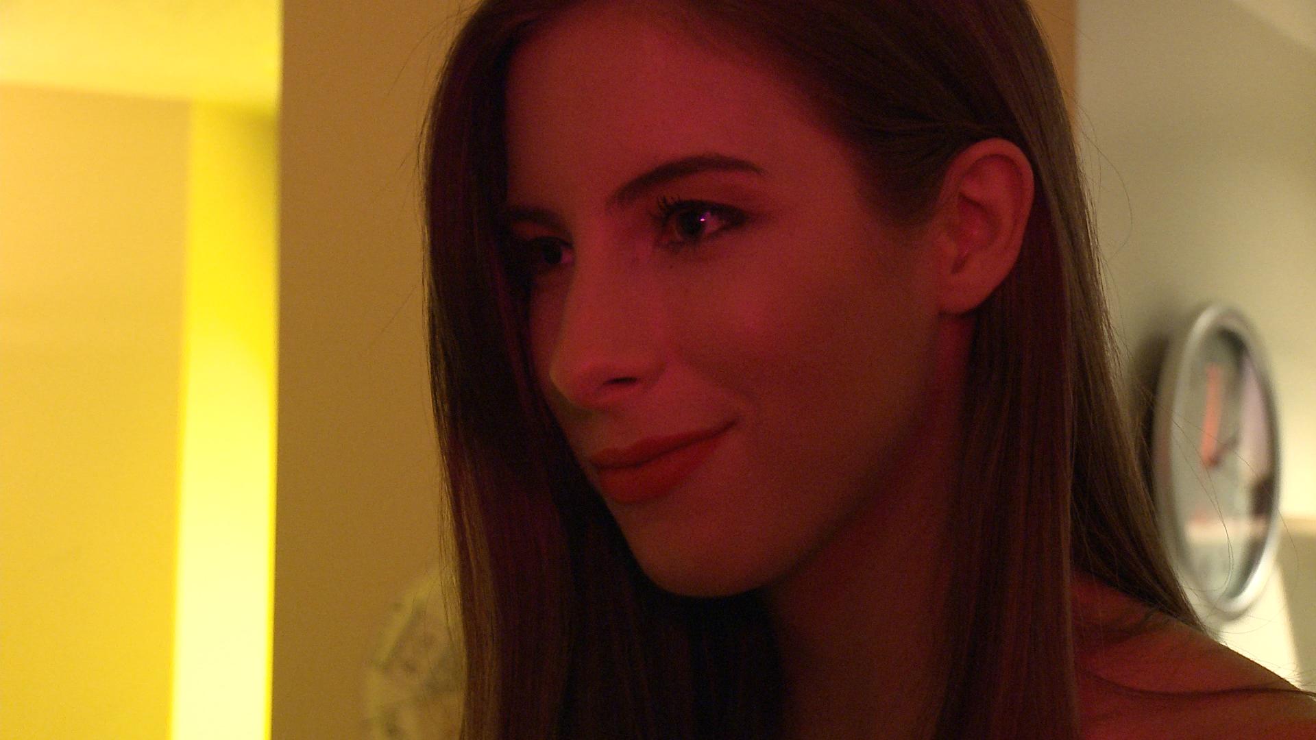 actor Claire Cavalheiro large photo