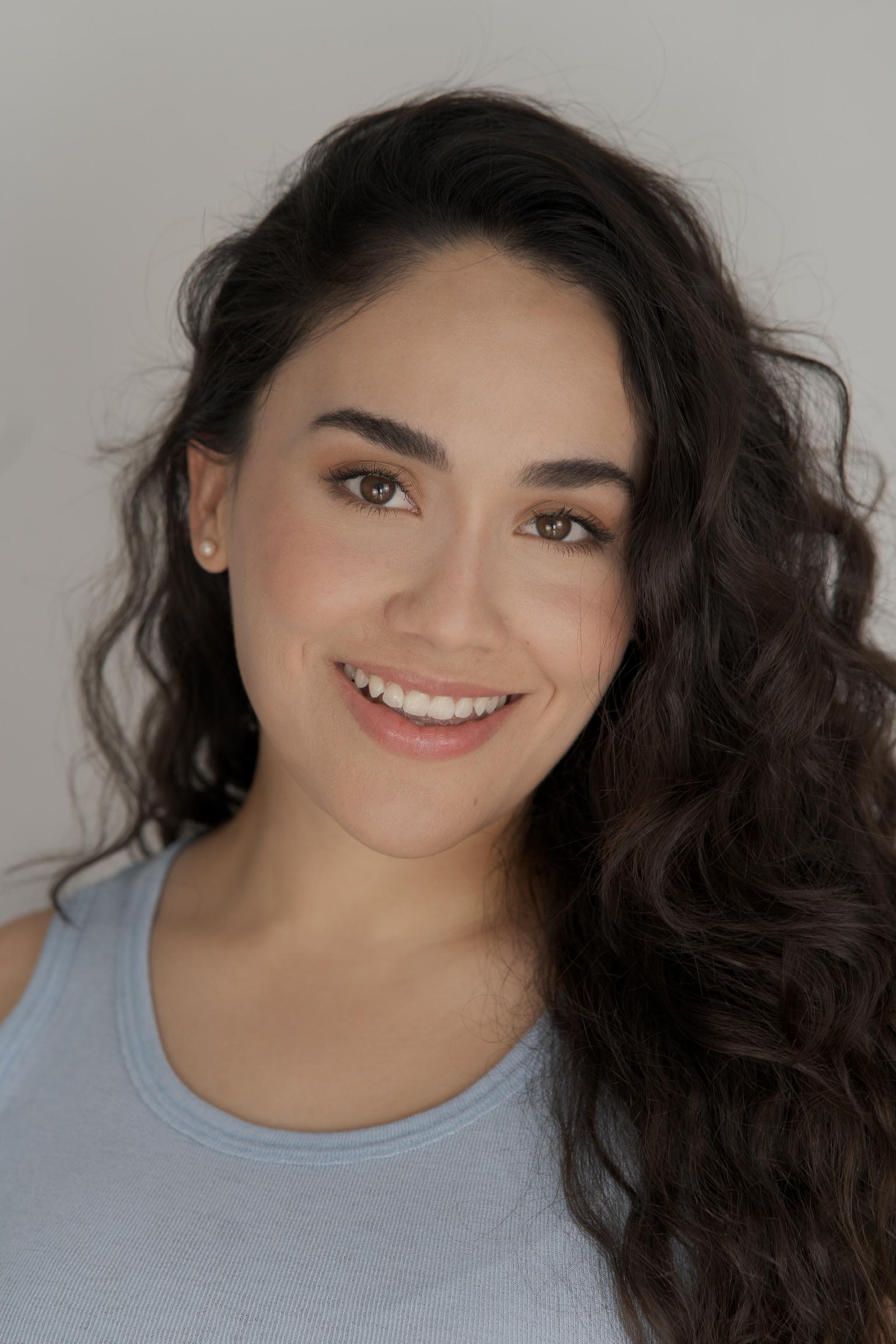 actor Mélida Saviz large photo