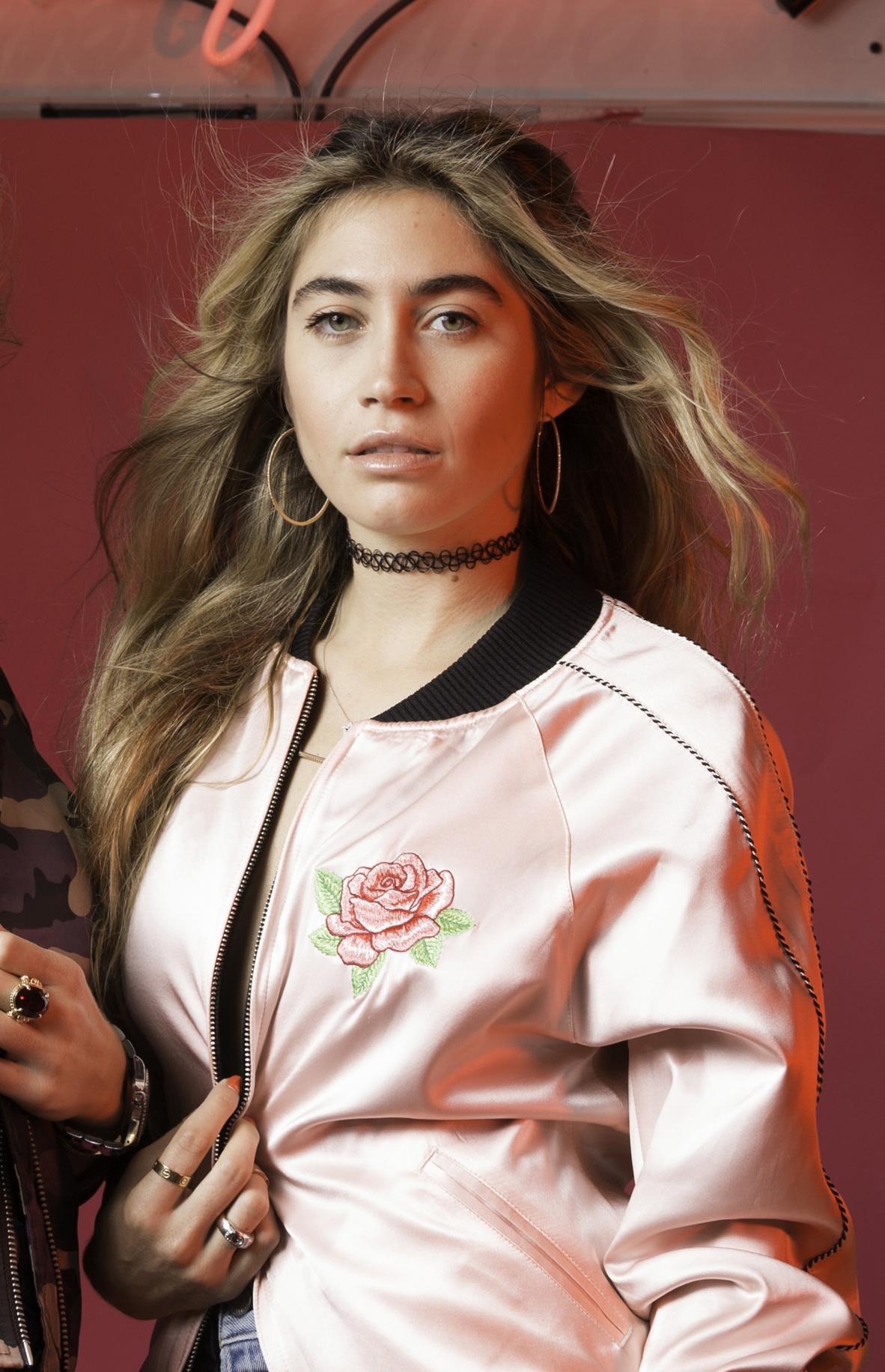 actor Lexie Kaplan large photo