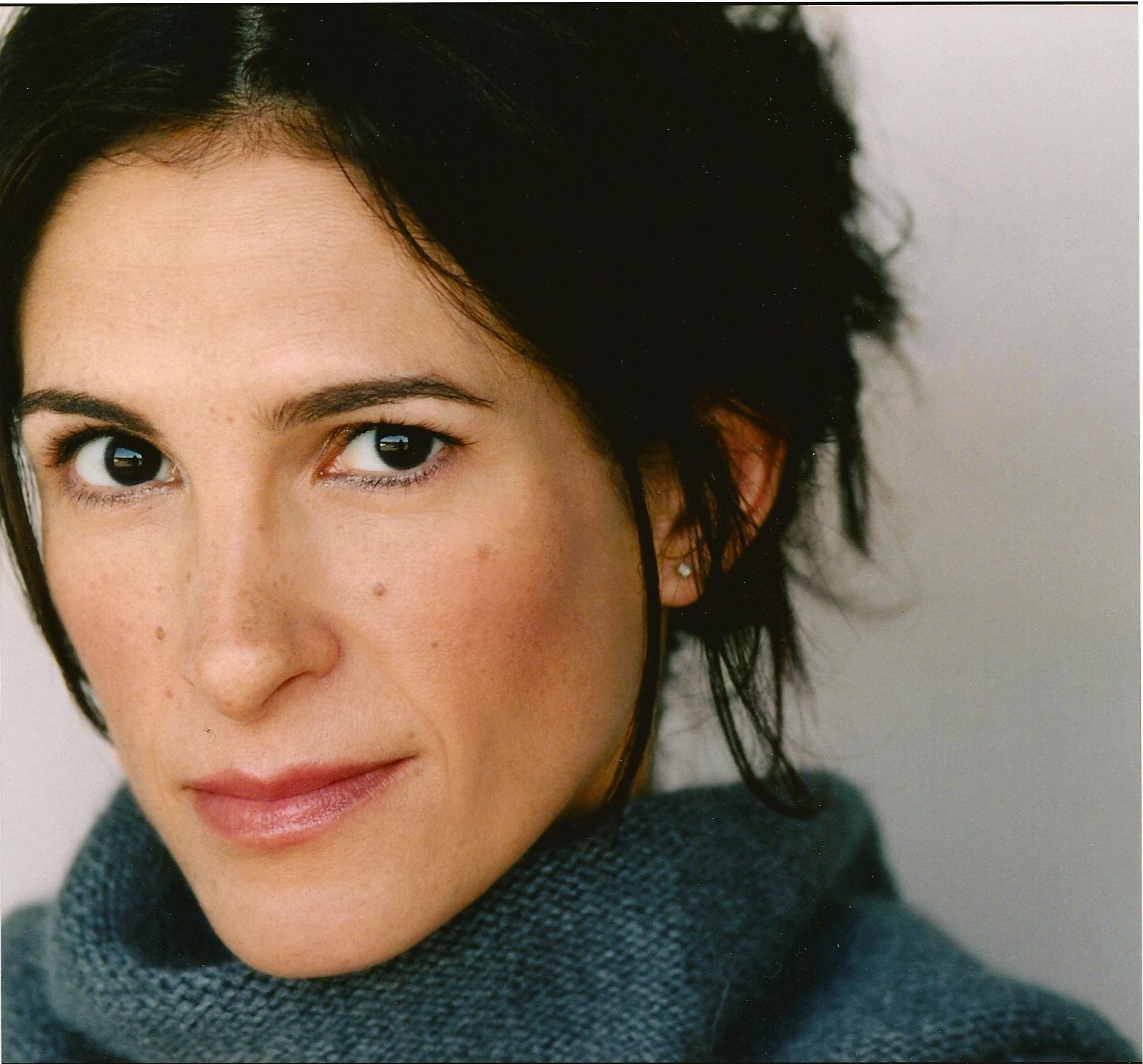 actor Julie Dretzin large photo