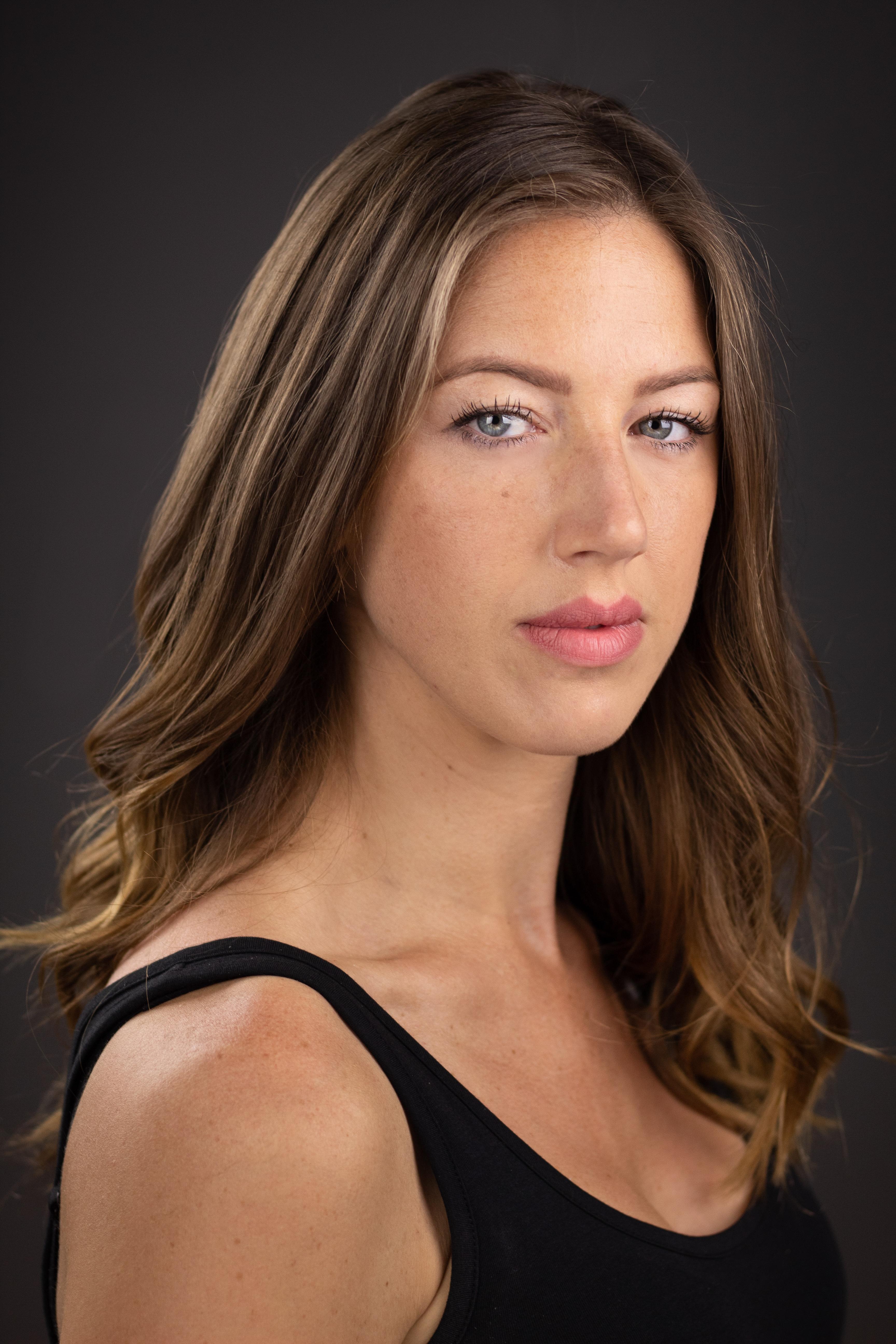 actor Victoria Souter large photo