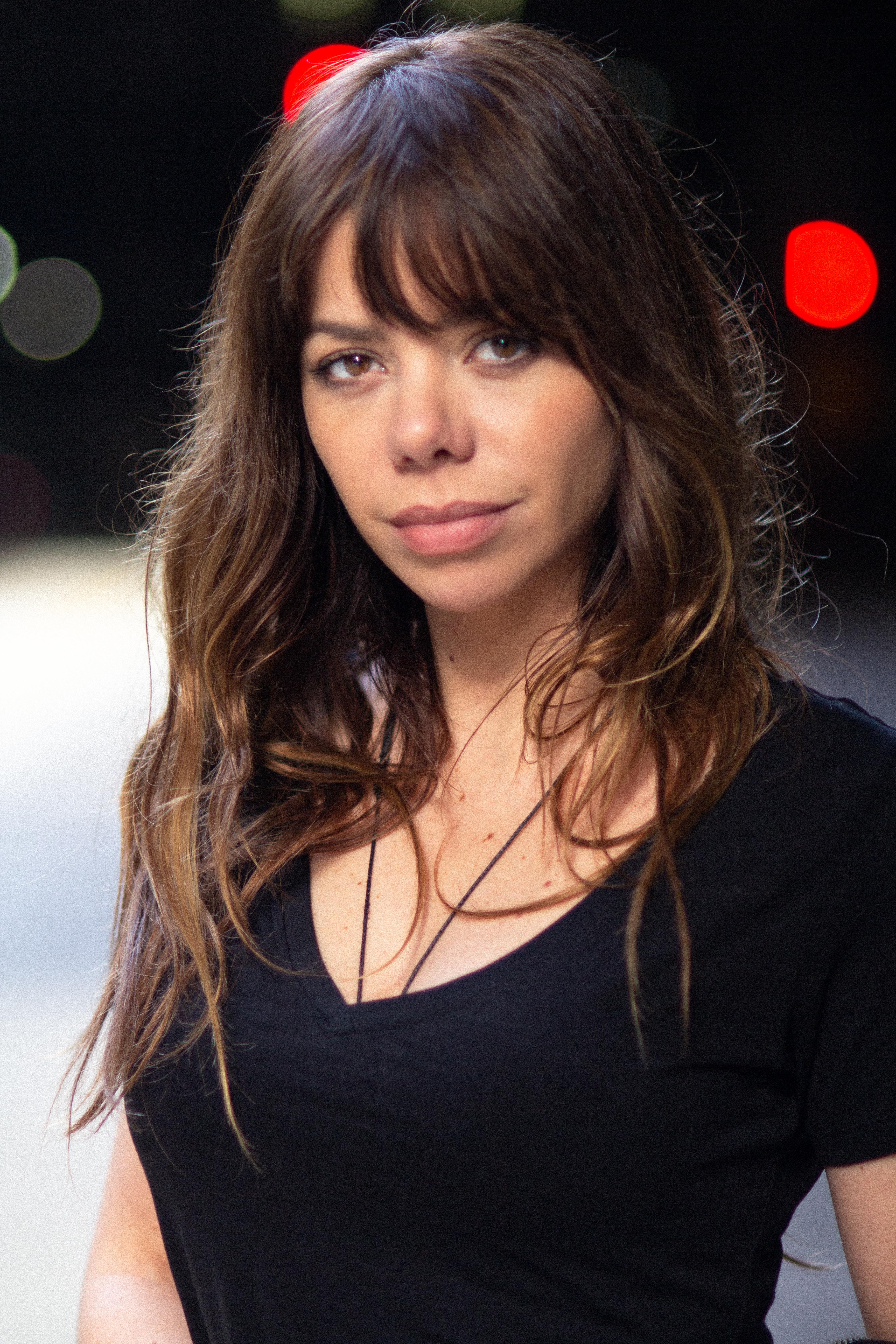 actor Larissa Vereza large photo