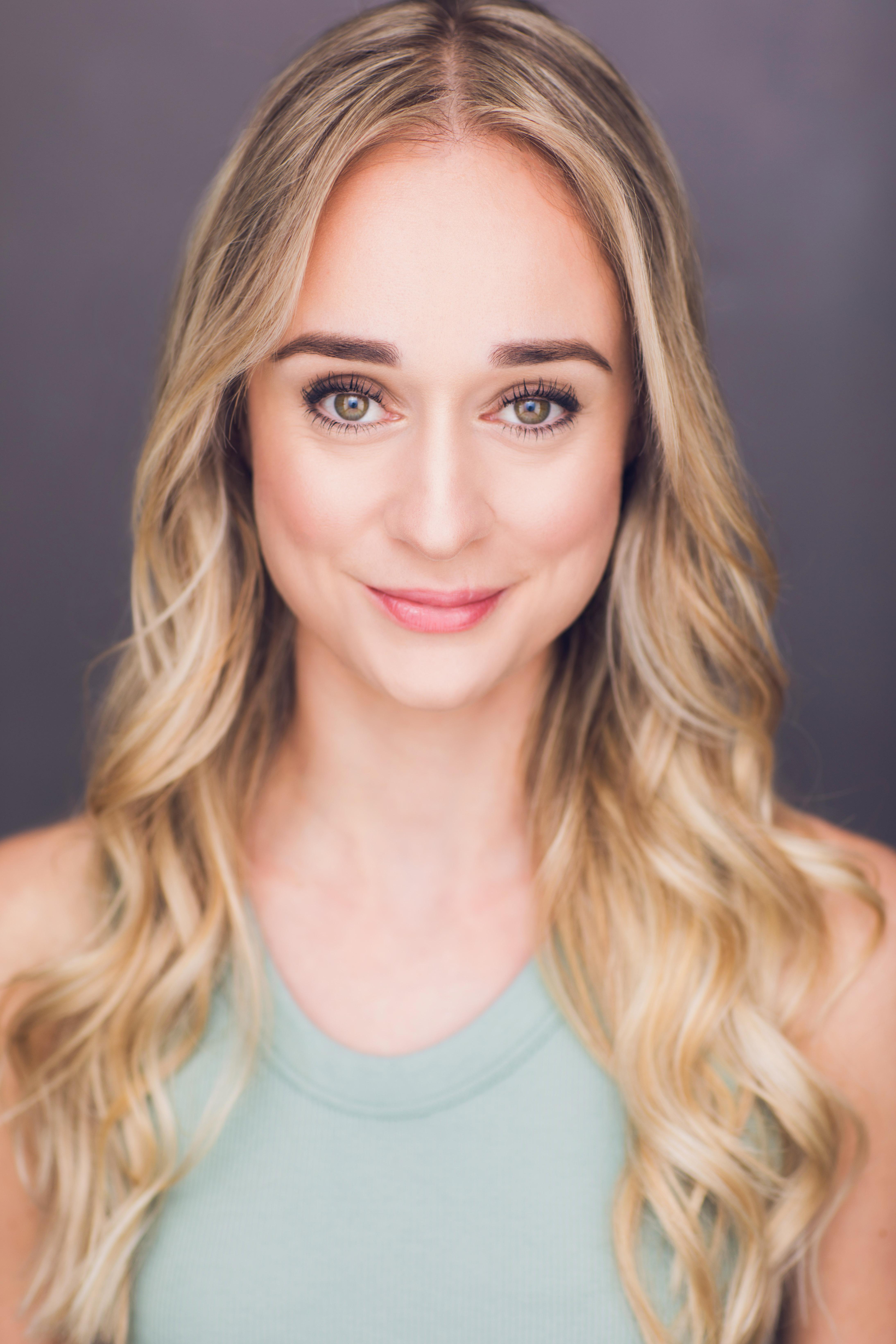 actor Briana Aceti large photo