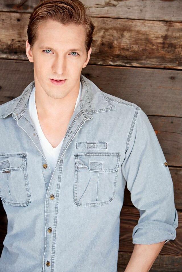 actor Aaron Garrett large photo