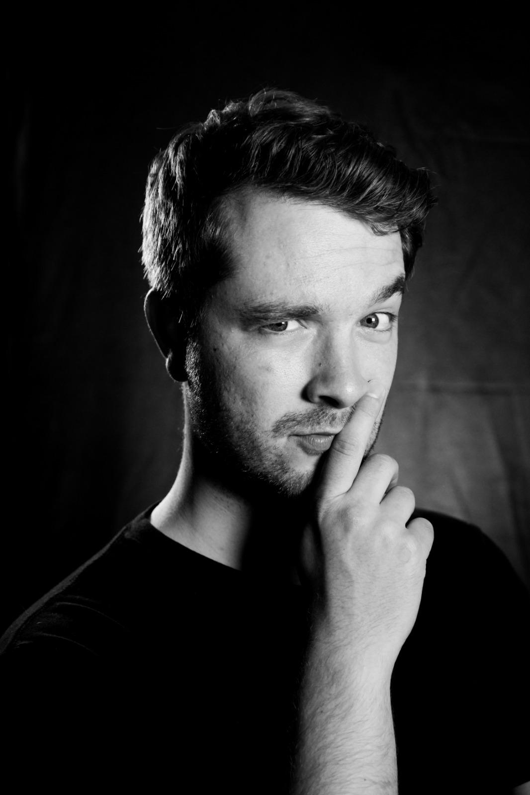 actor Andy van Veen large photo