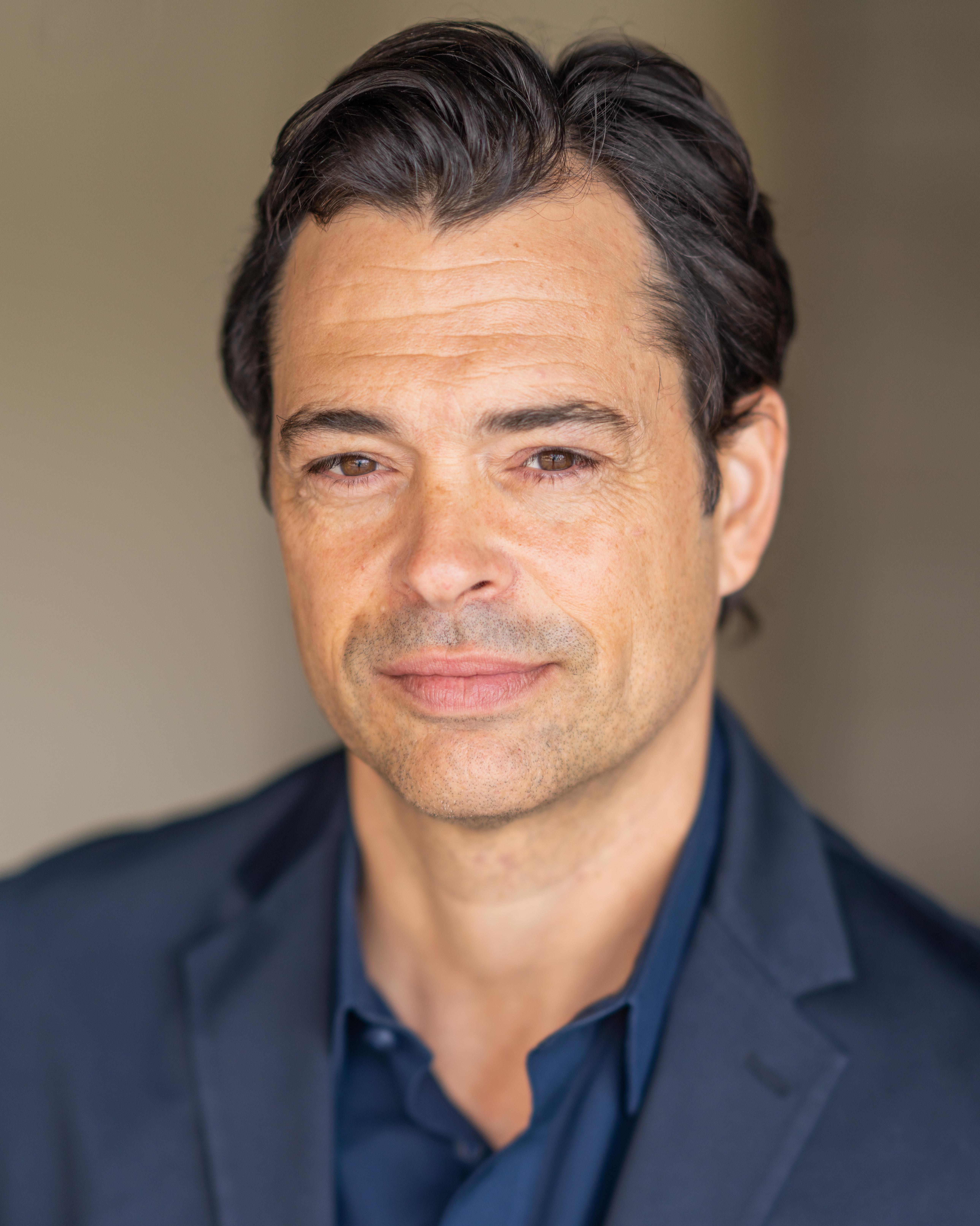 actor Steve Richard Harris large photo