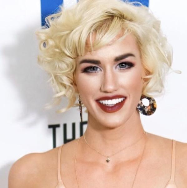 actor Mair Mulroney large photo